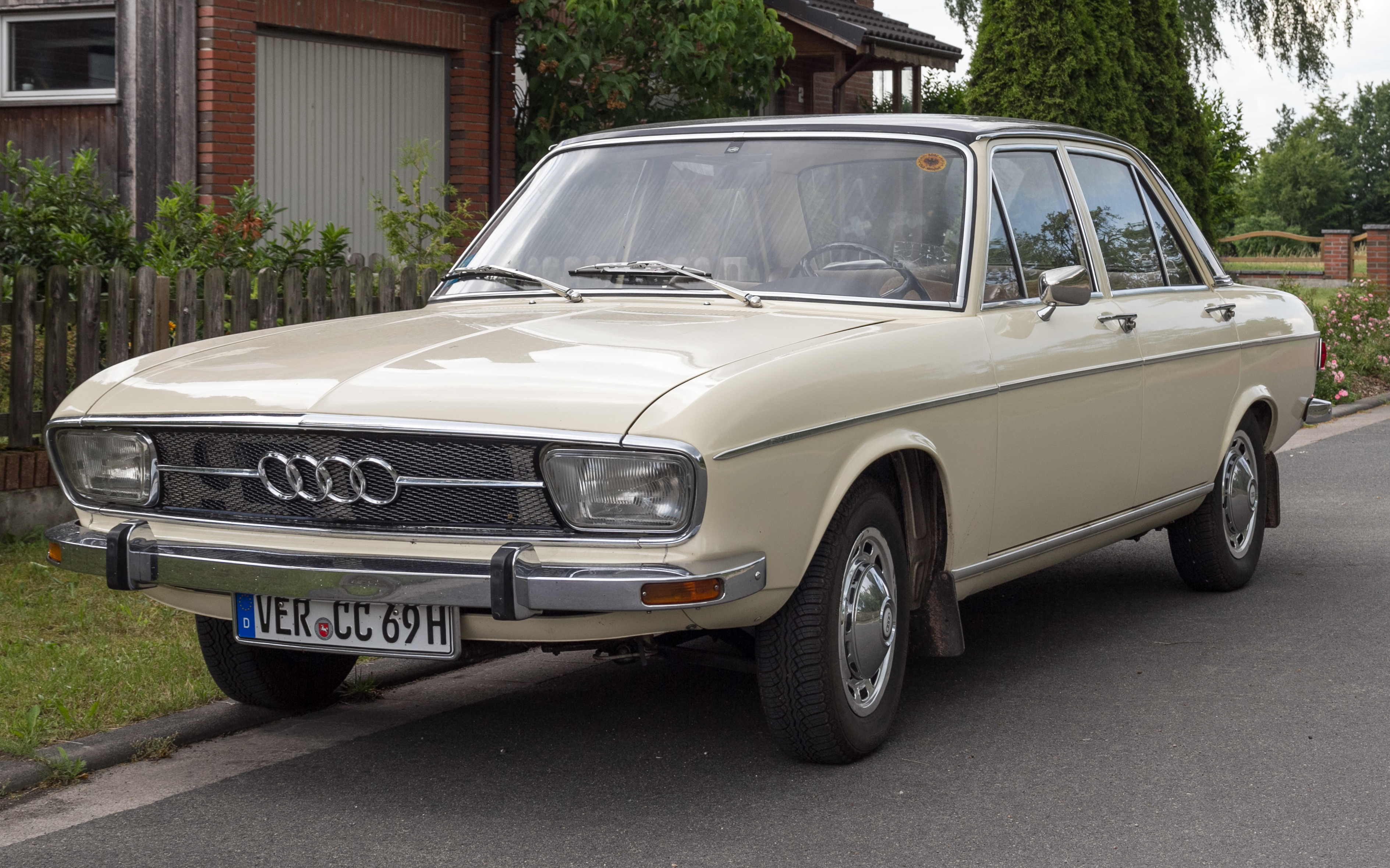 Audi 100 - 20110617
