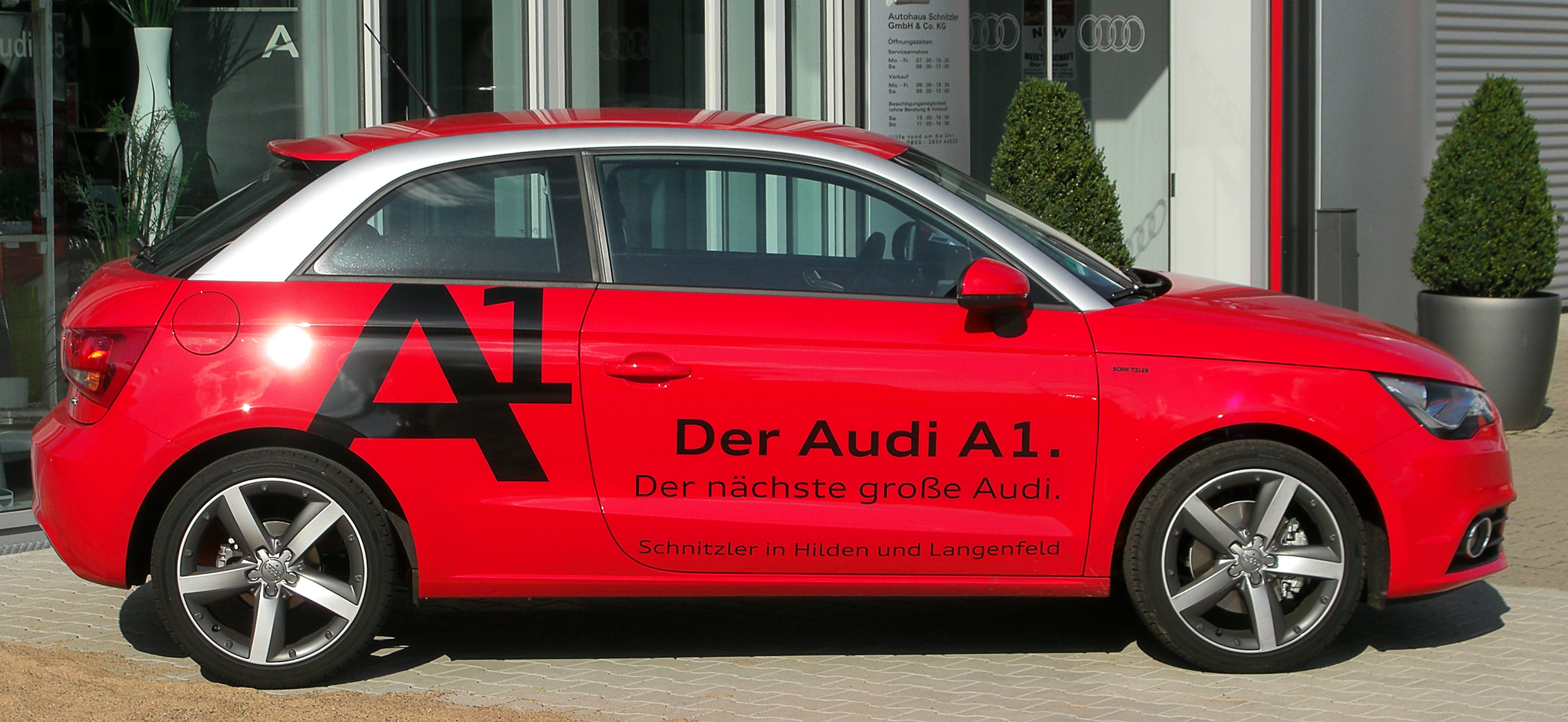 Audi A1 1.4 TFSI Ambition side 20100904
