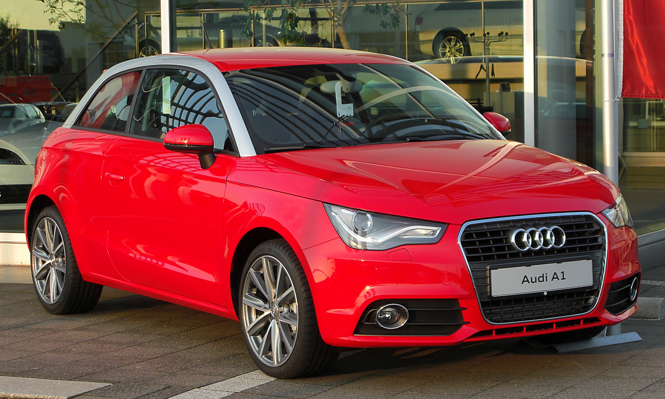 Audi A1 1.6 TDI Ambition front 20100921