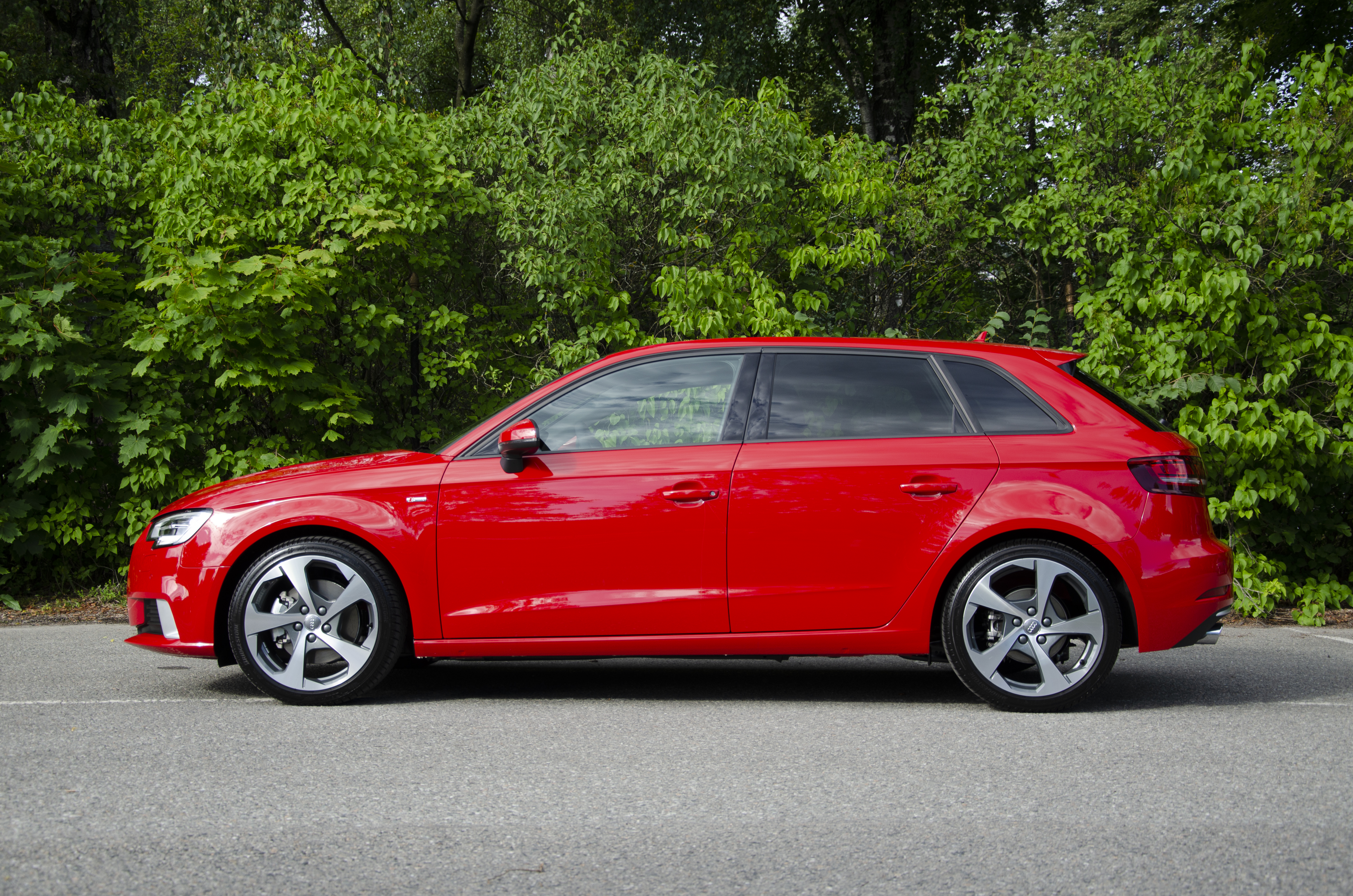 Audi A3 SportBack 2017 (side)