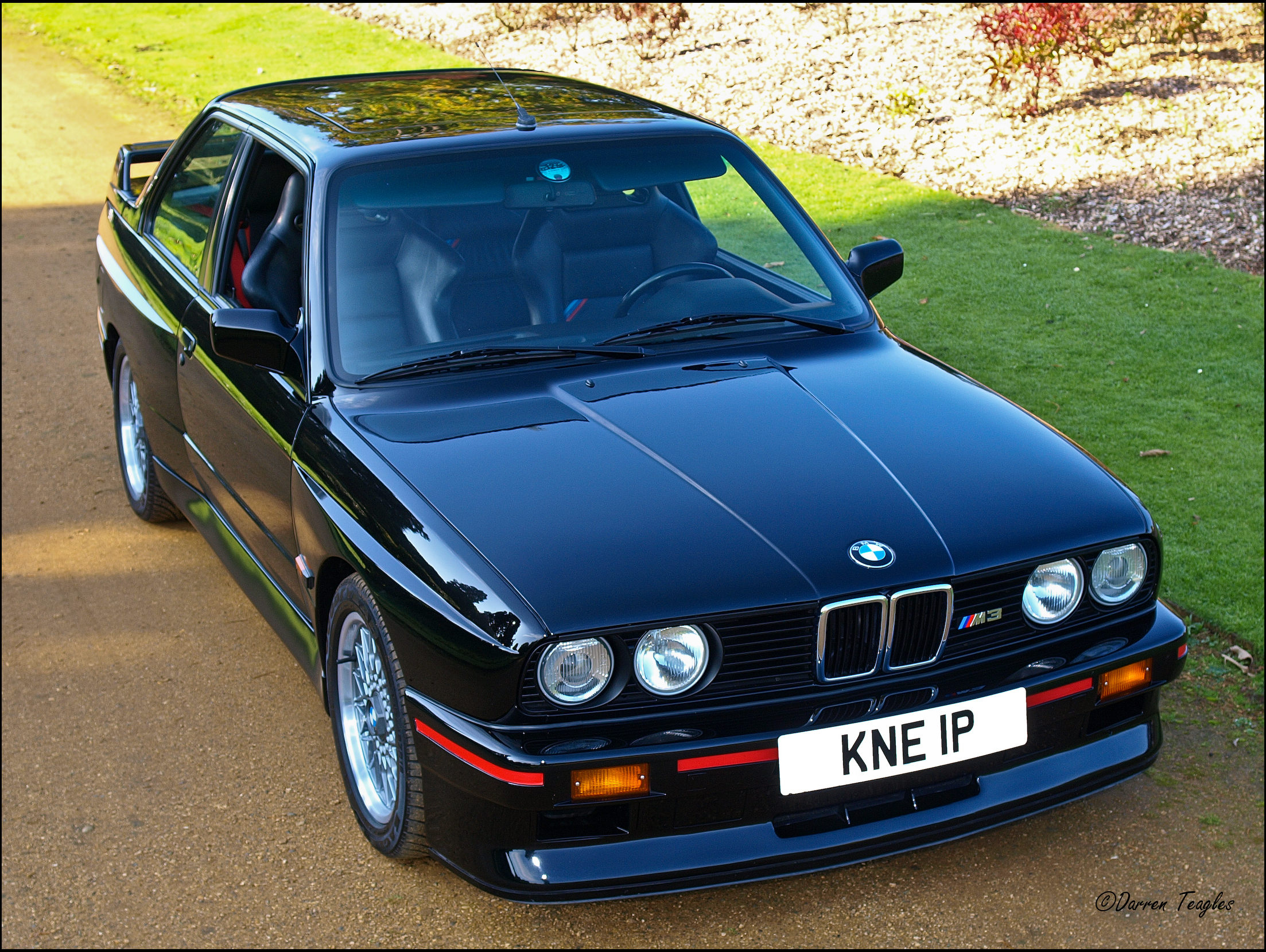 Black BMW M3 E30 fr