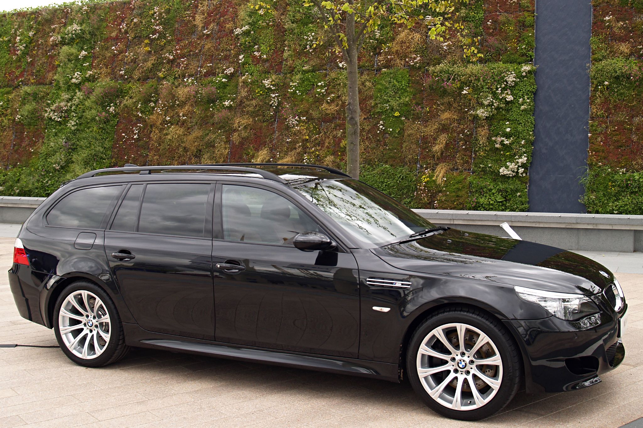 Black M5 E60 touring side