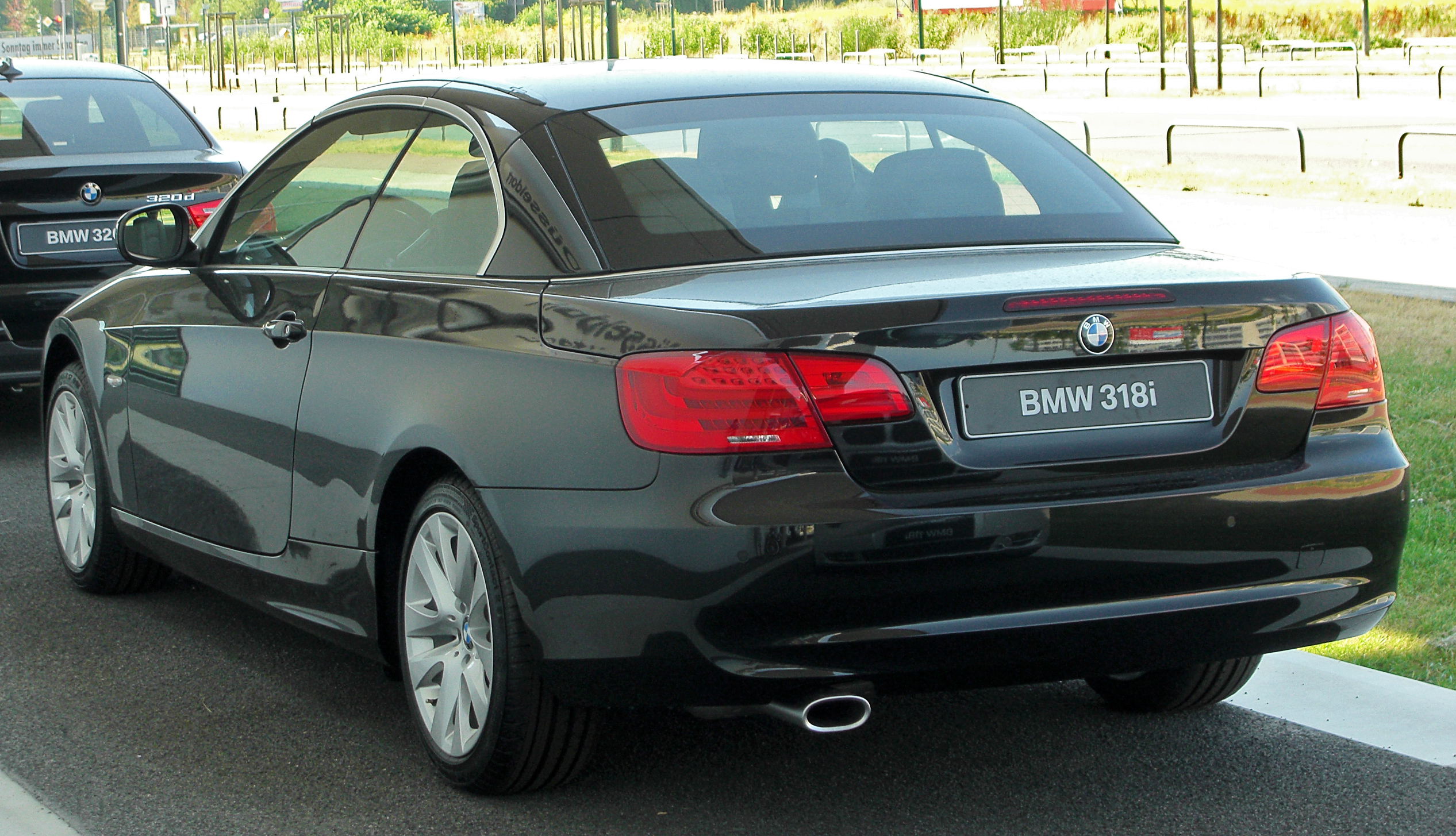 BMW 318i Cabriolet (E93) Facelift rear 20100718