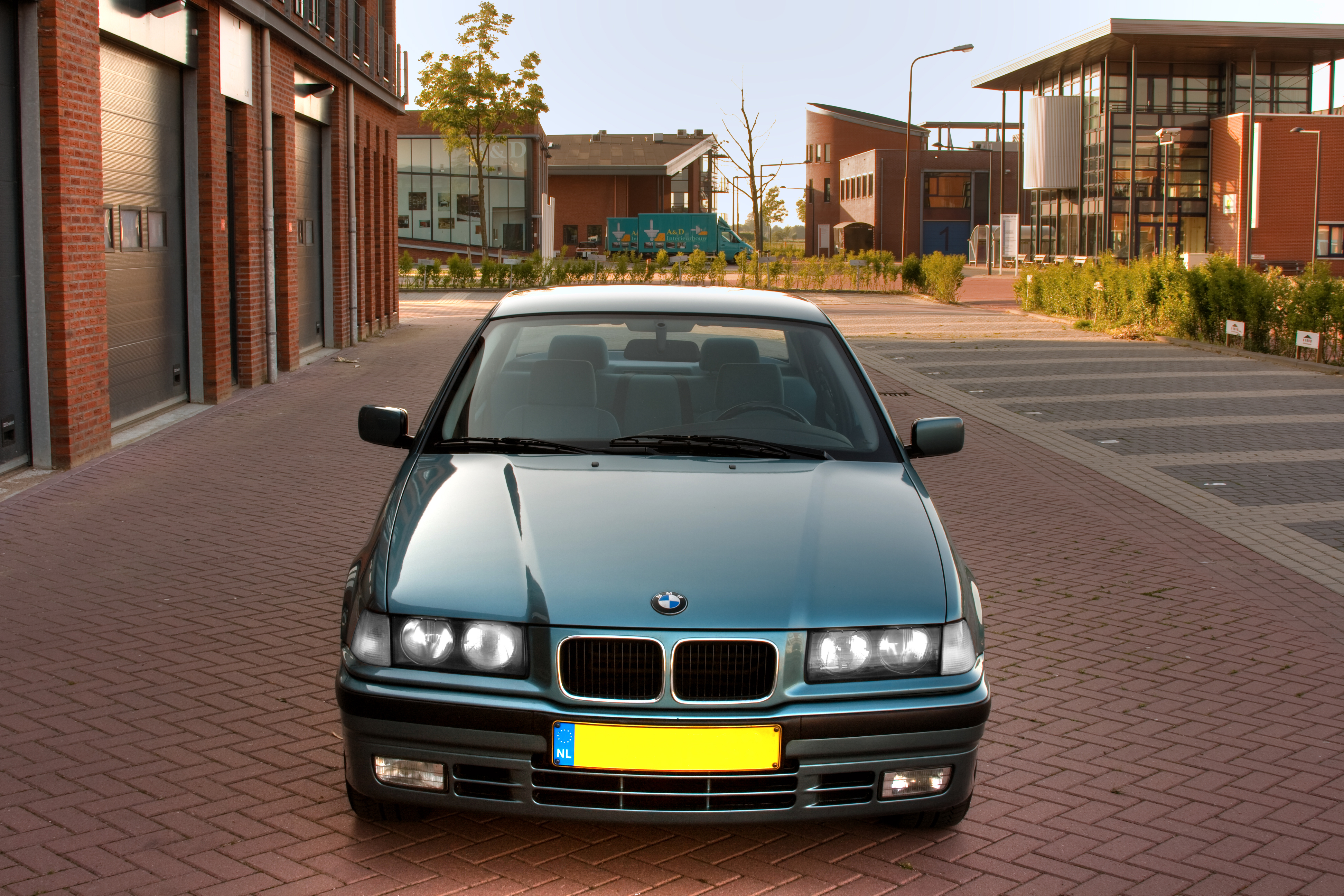 BMW 318Is 1996 Front HDR