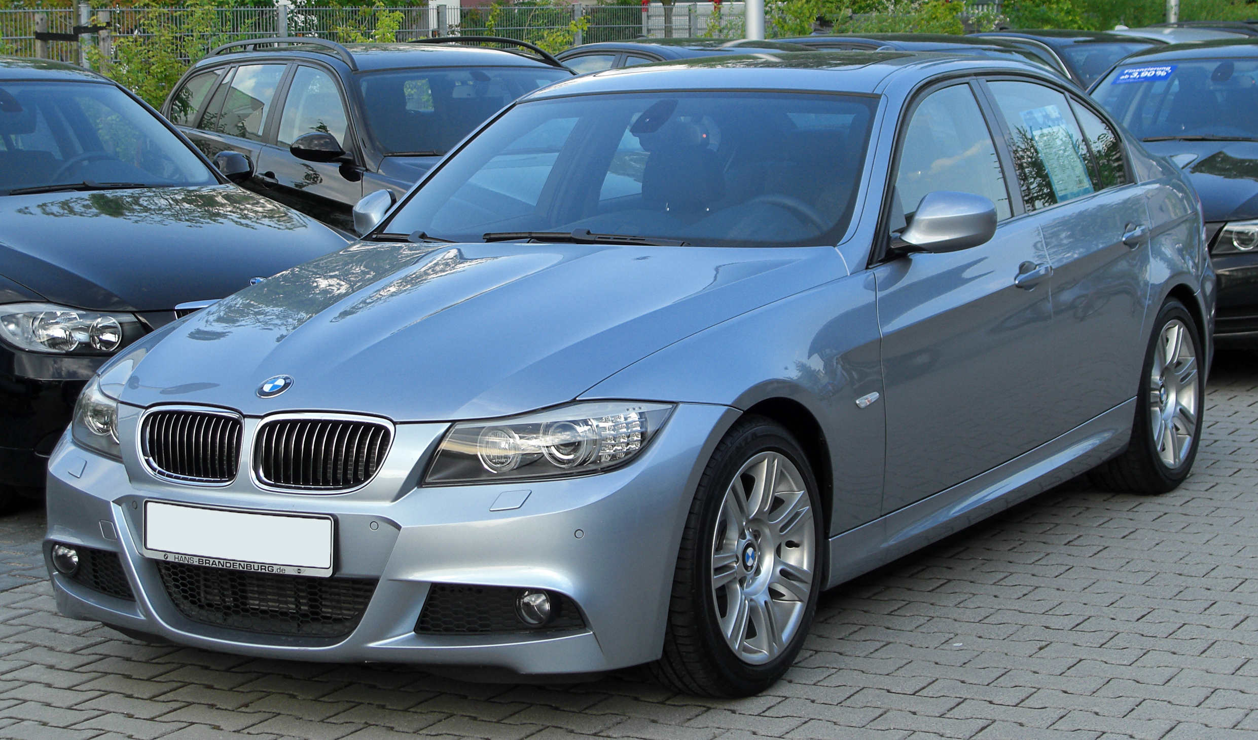 BMW 325d M Sportpaket (E90) Facelift front 20100516