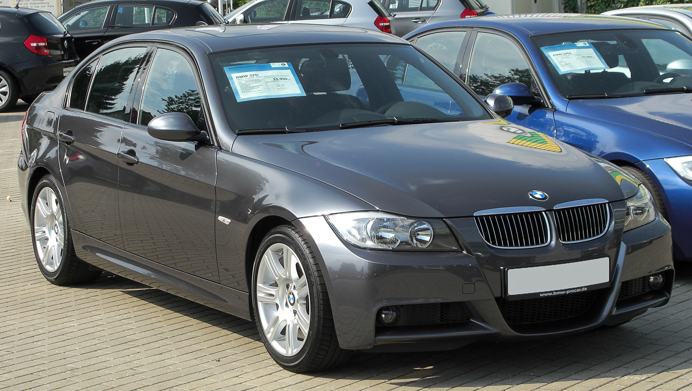 BMW 325i M-Sportpaket (E90) front 20100801