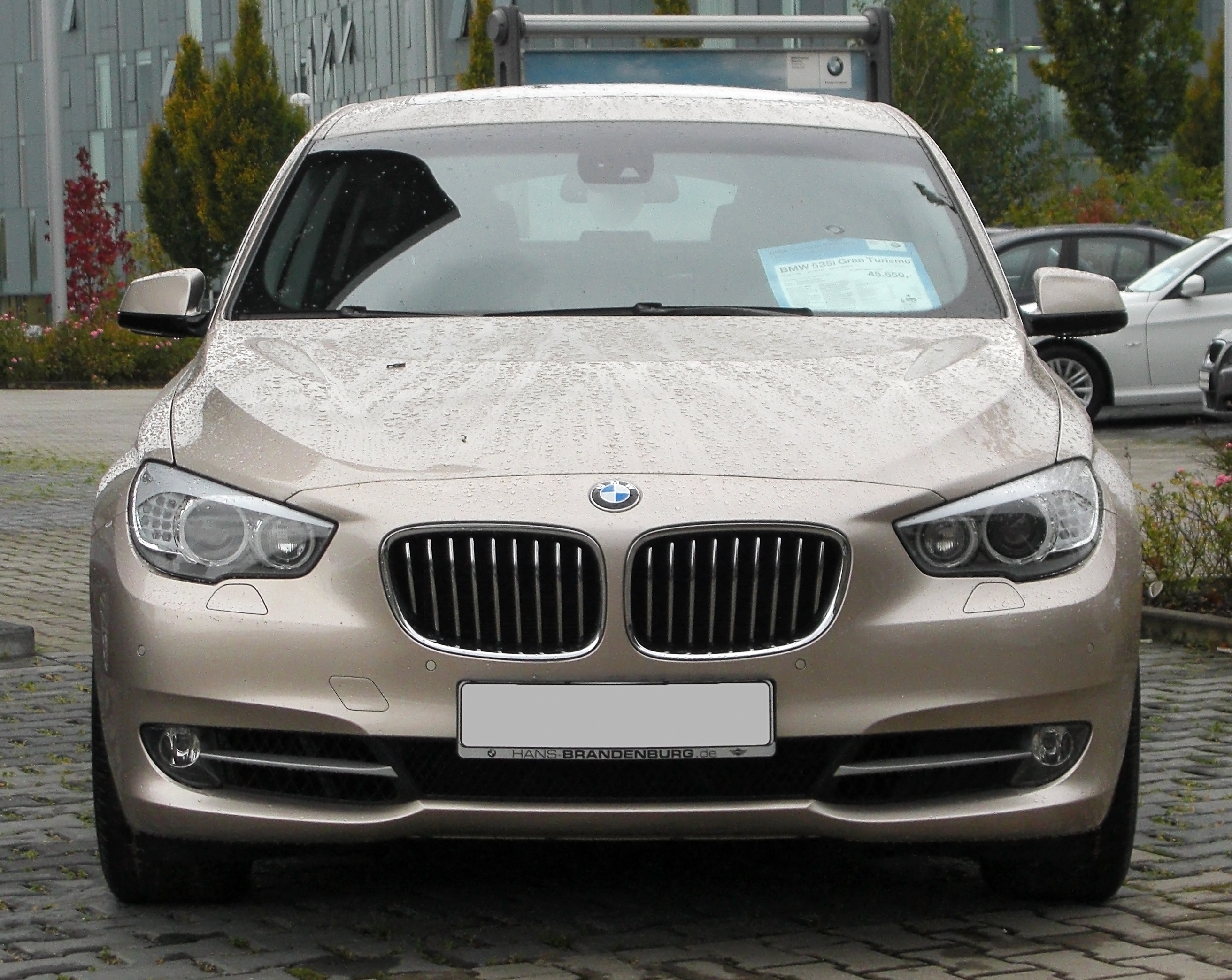 BMW 535i GT (F07) front 20101016