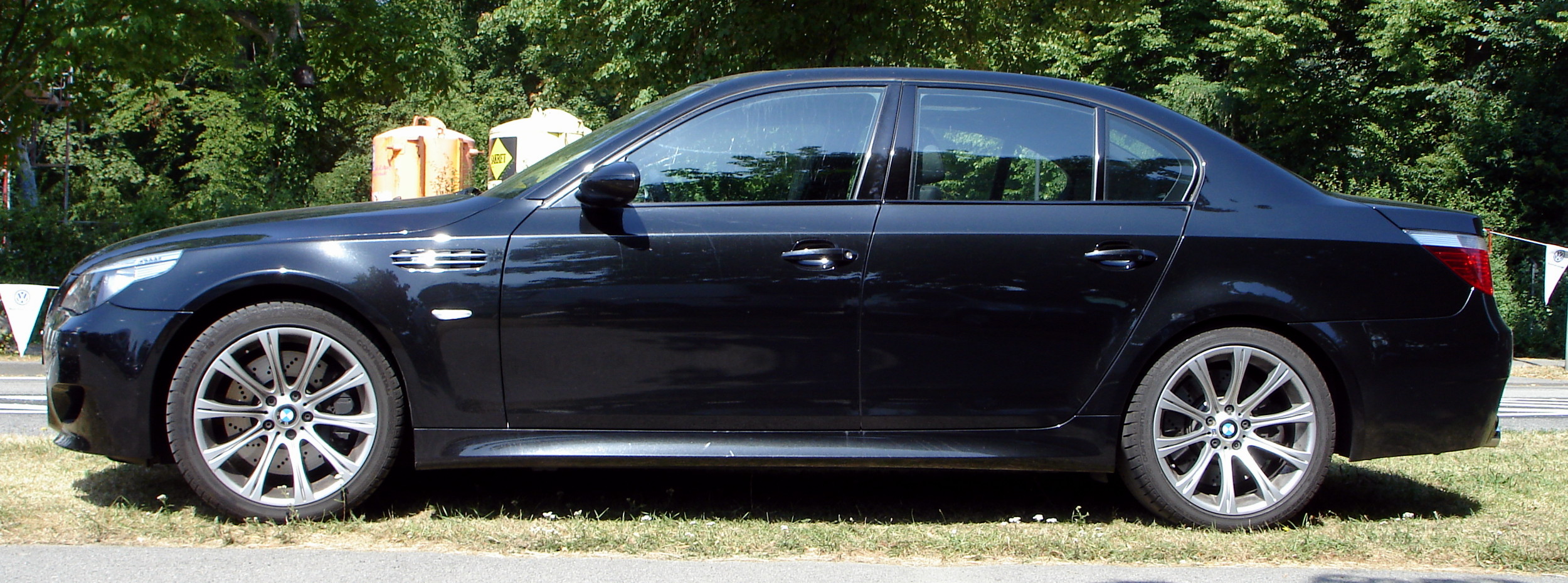 BMW M5 E60 side