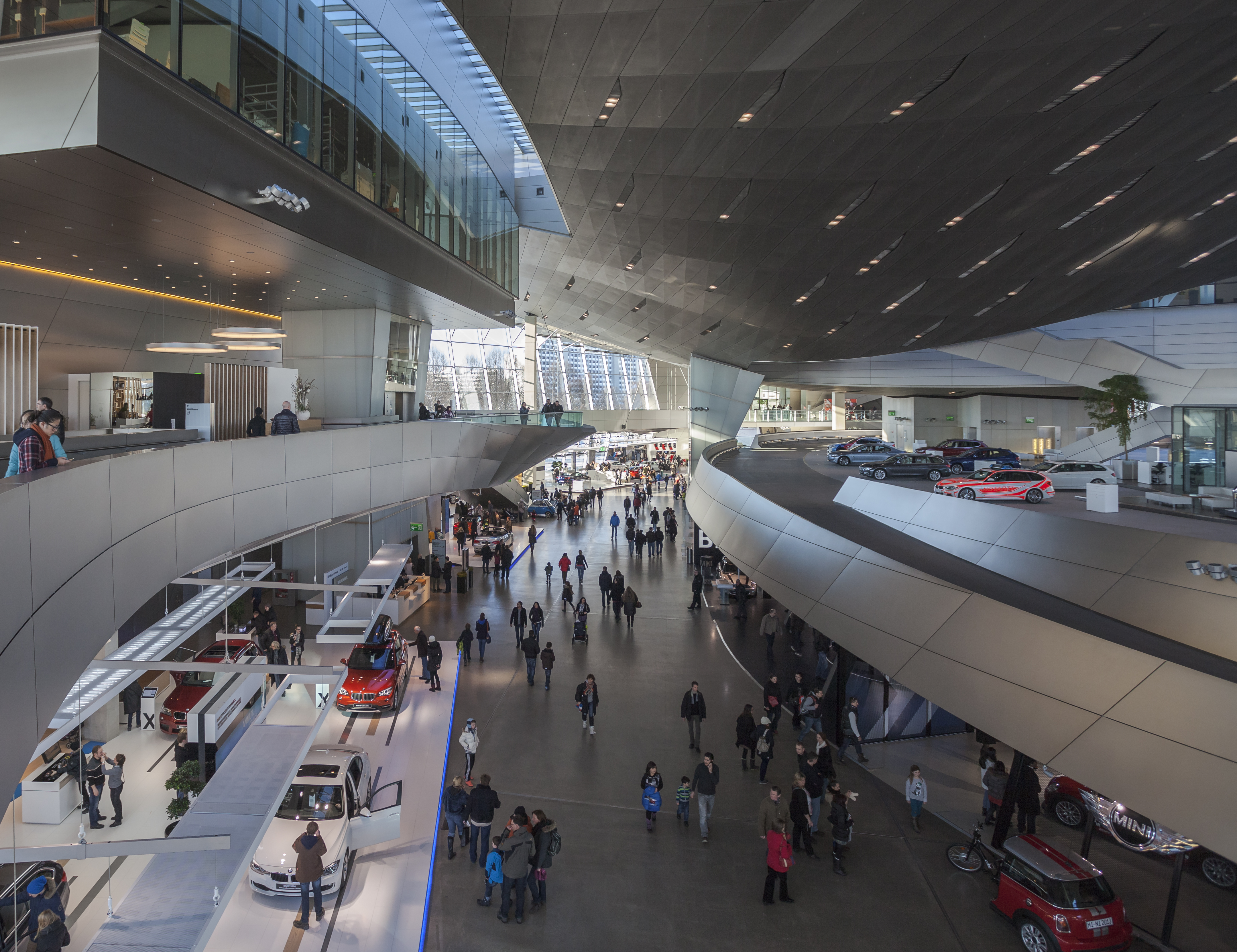 BMW Welt, Múnich, Alemania, 2013-02-11, DD 04