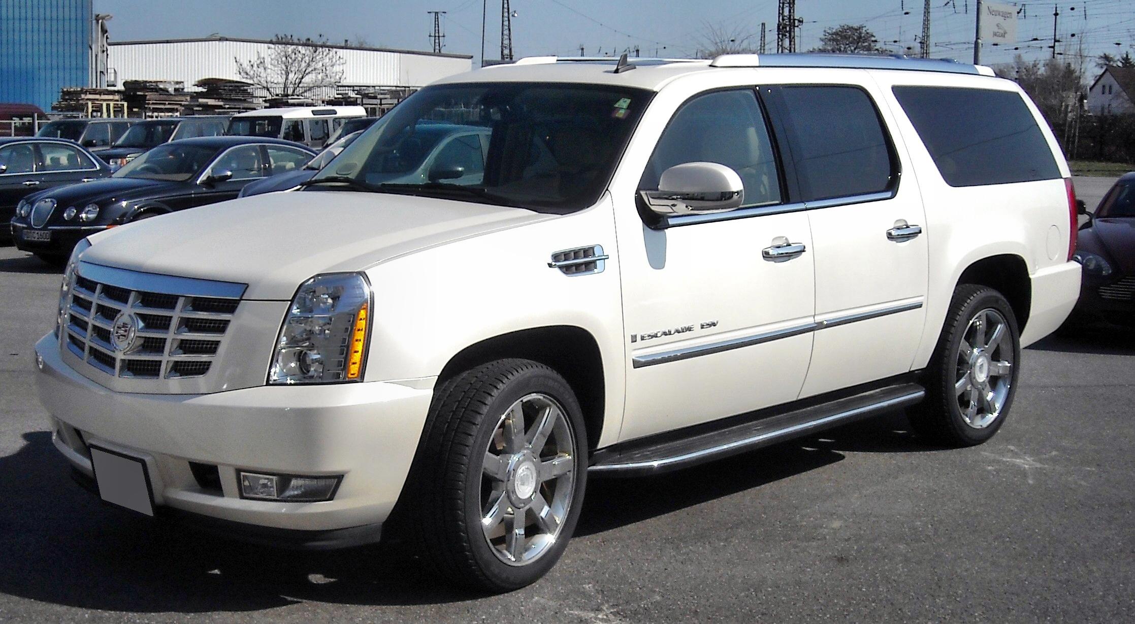 Cadillac Escalade front 20090331