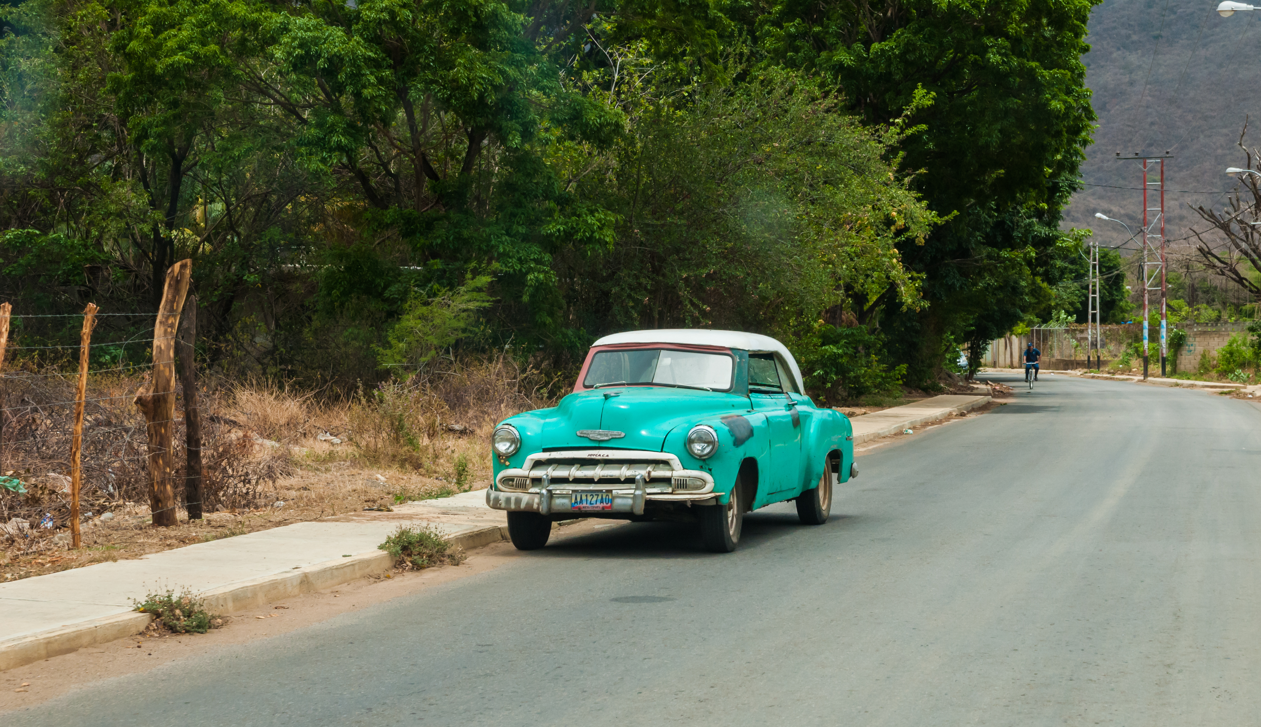 Car in San Juan Street