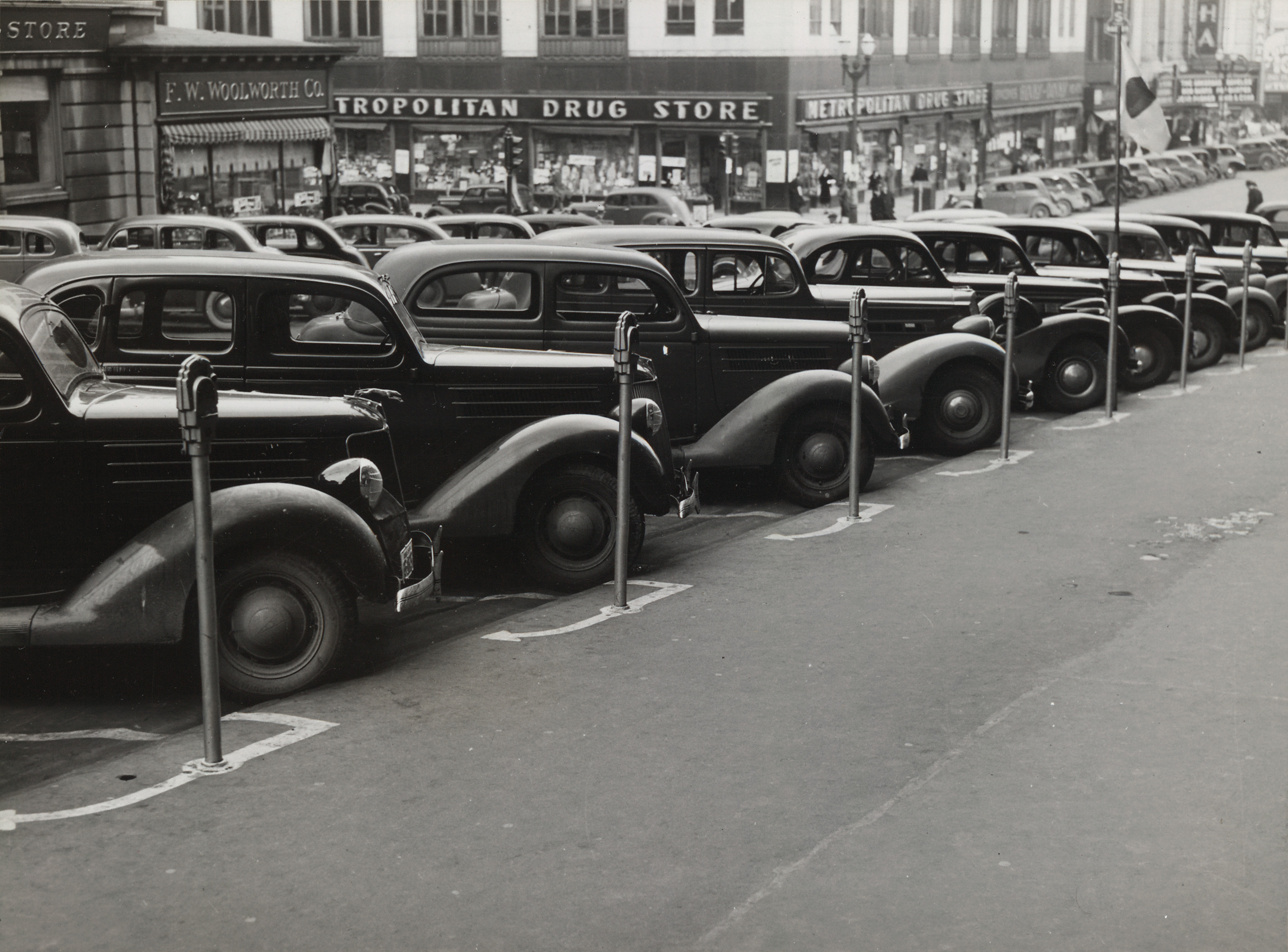 Cars parked diagonally, Omaha, Nebraska ppmsca.10438u