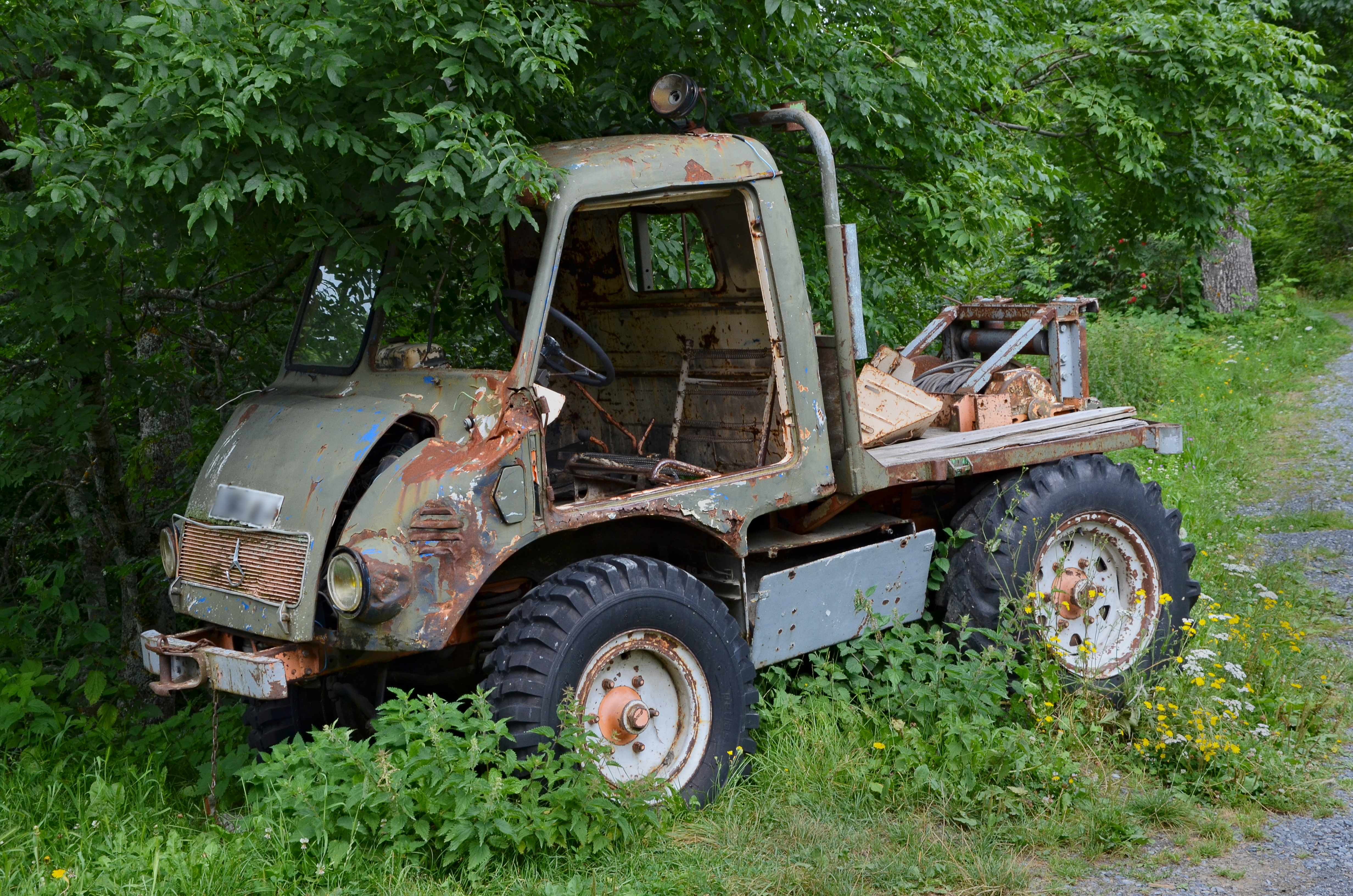 Cauterets 65 Mercedes Unimog épave 2014