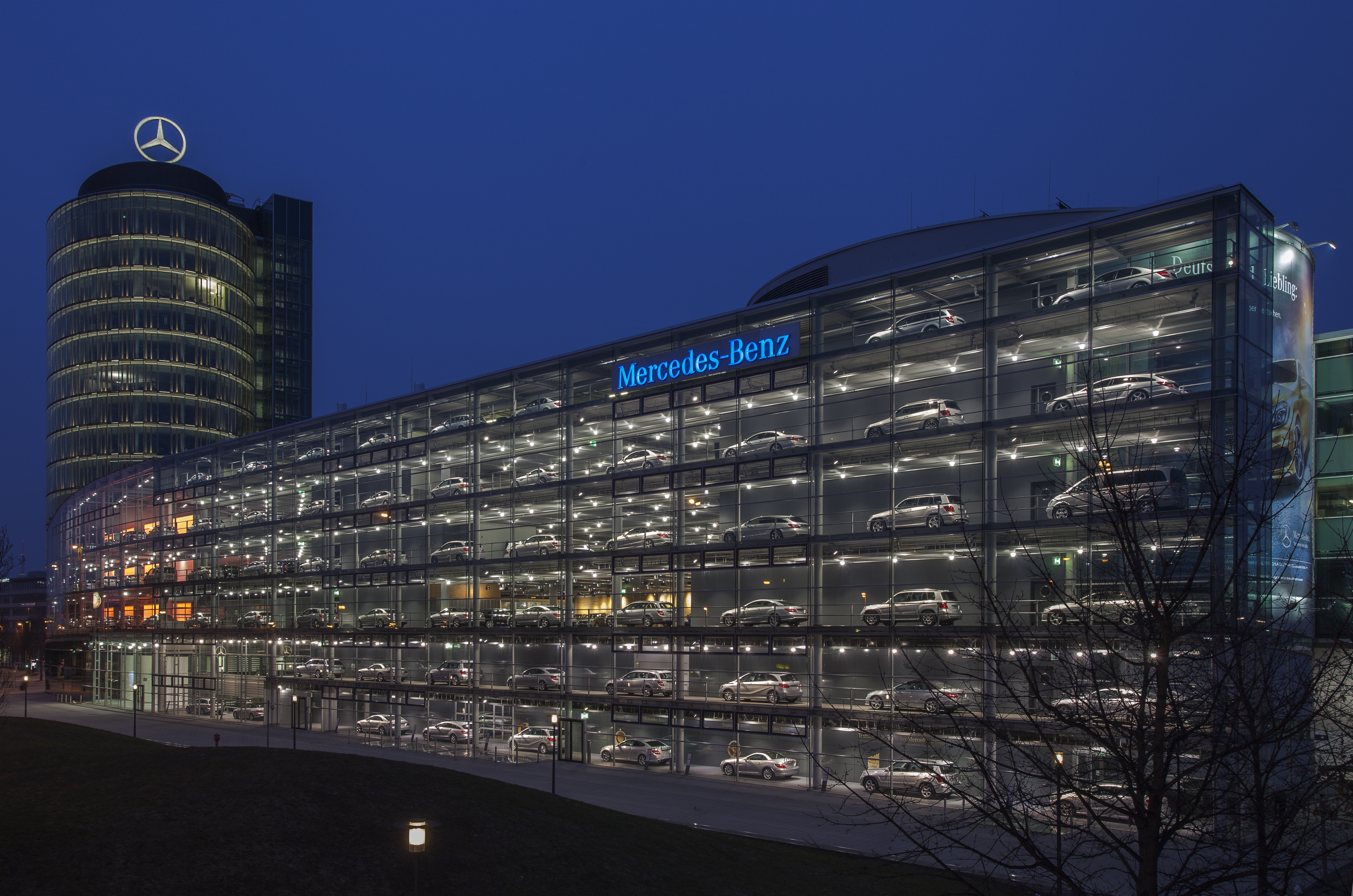 Concesionario de Mercedes-Benz, Múnich, Alemania, 2013-03-30, DD 20