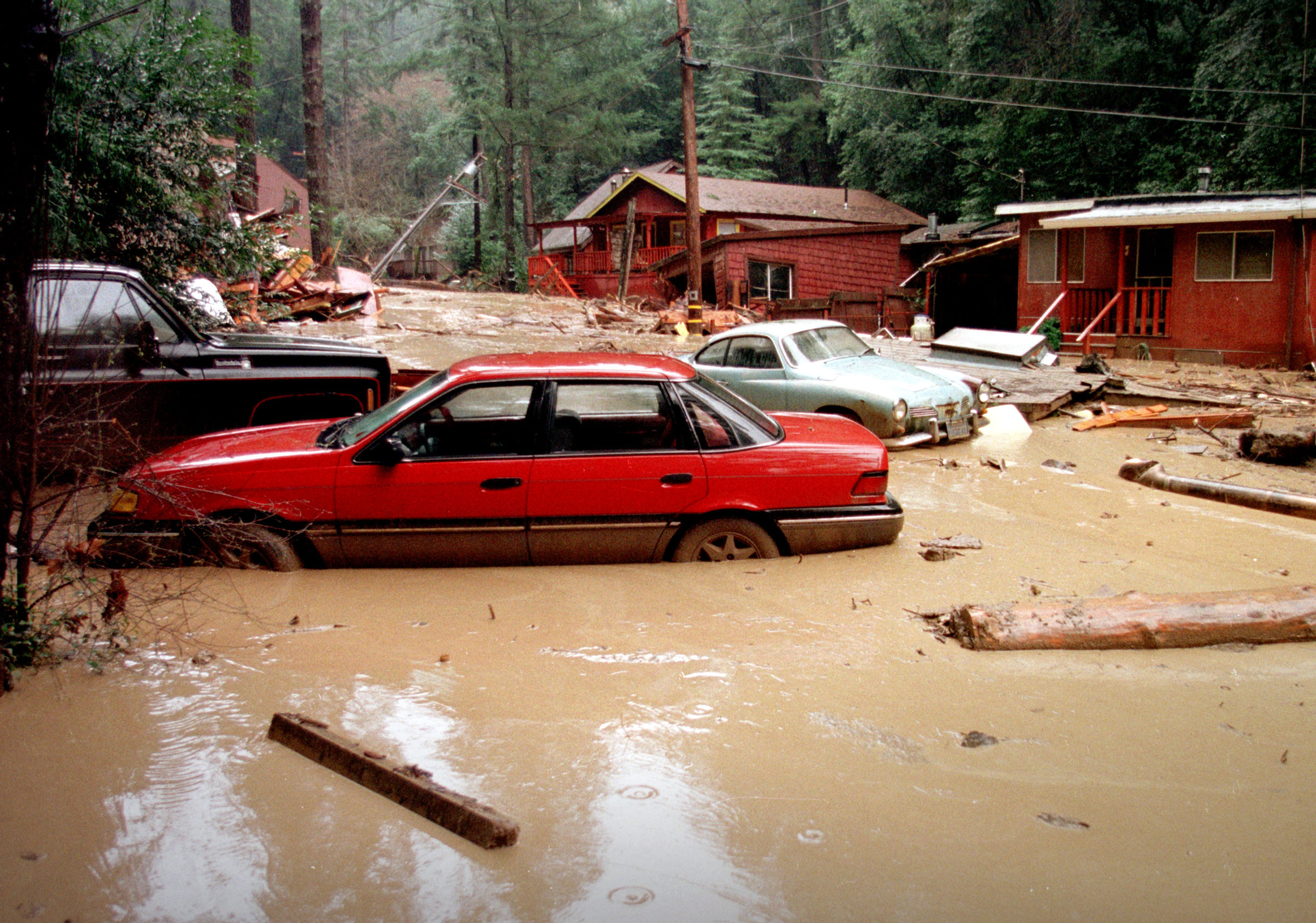 FEMA - 1337 - Photograph by Dave Gatley taken on 03-01-1998 in California