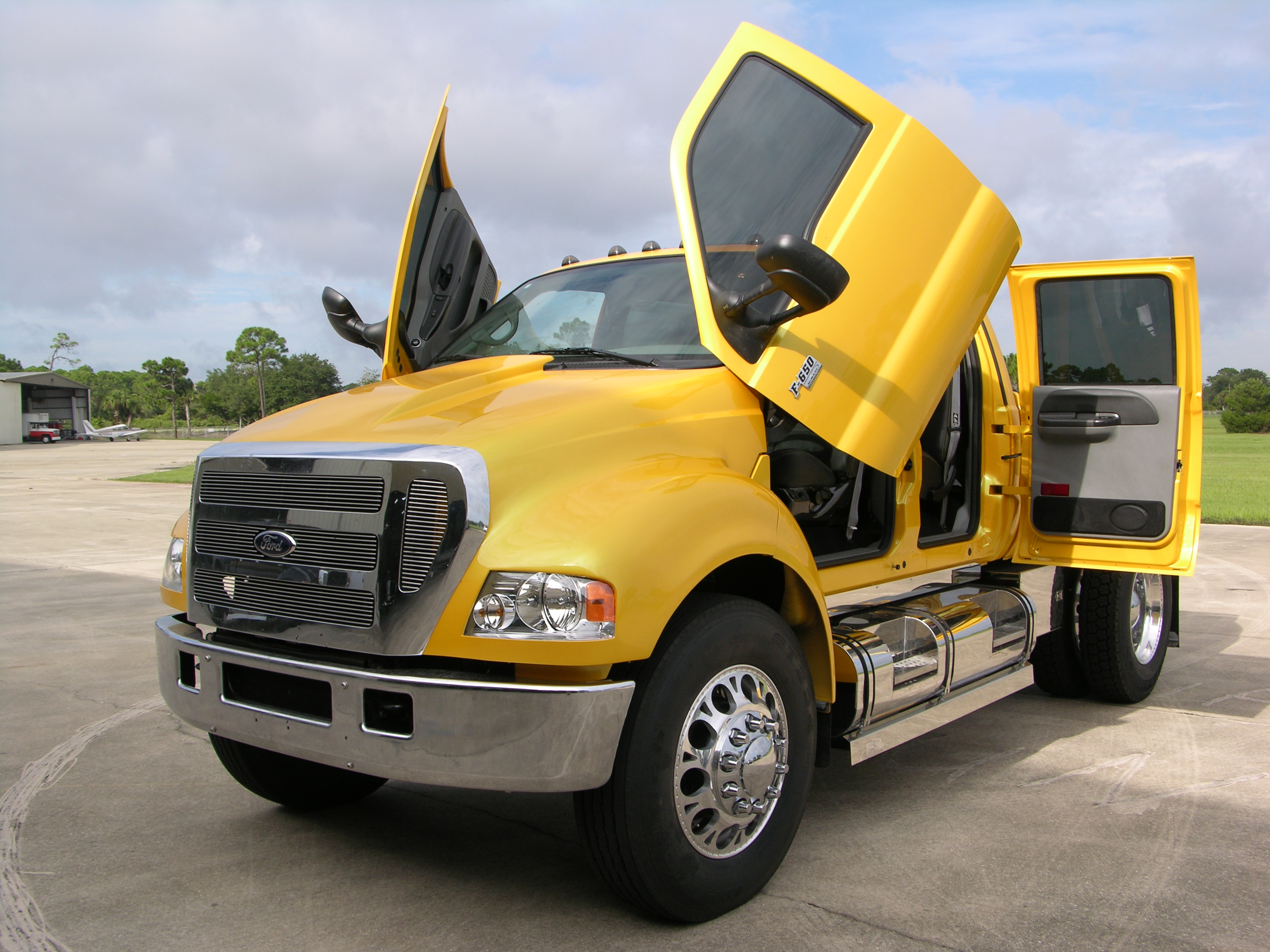 Ford F-650 Crew Cab Pickup