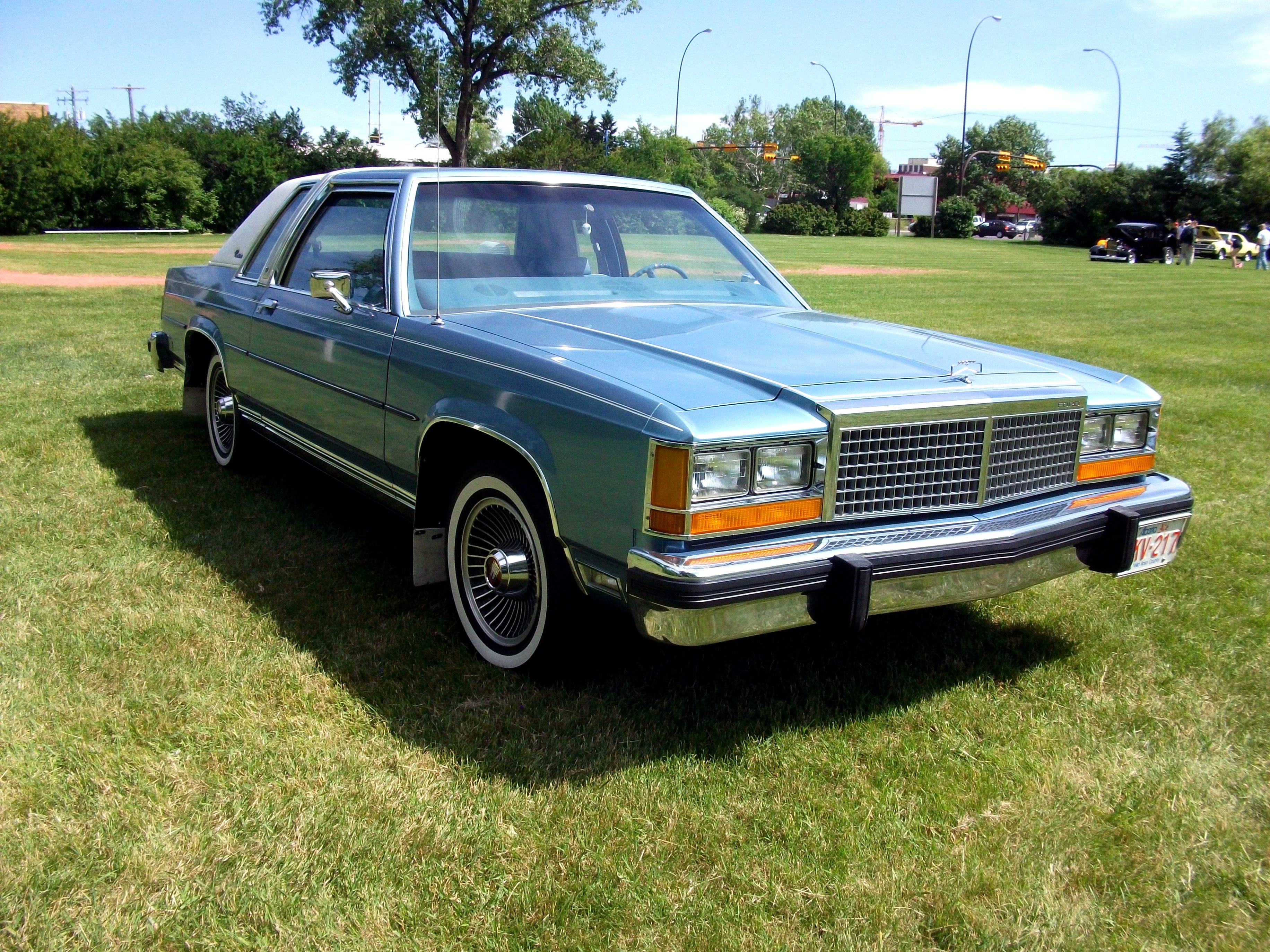 FordCrownVictoria2door