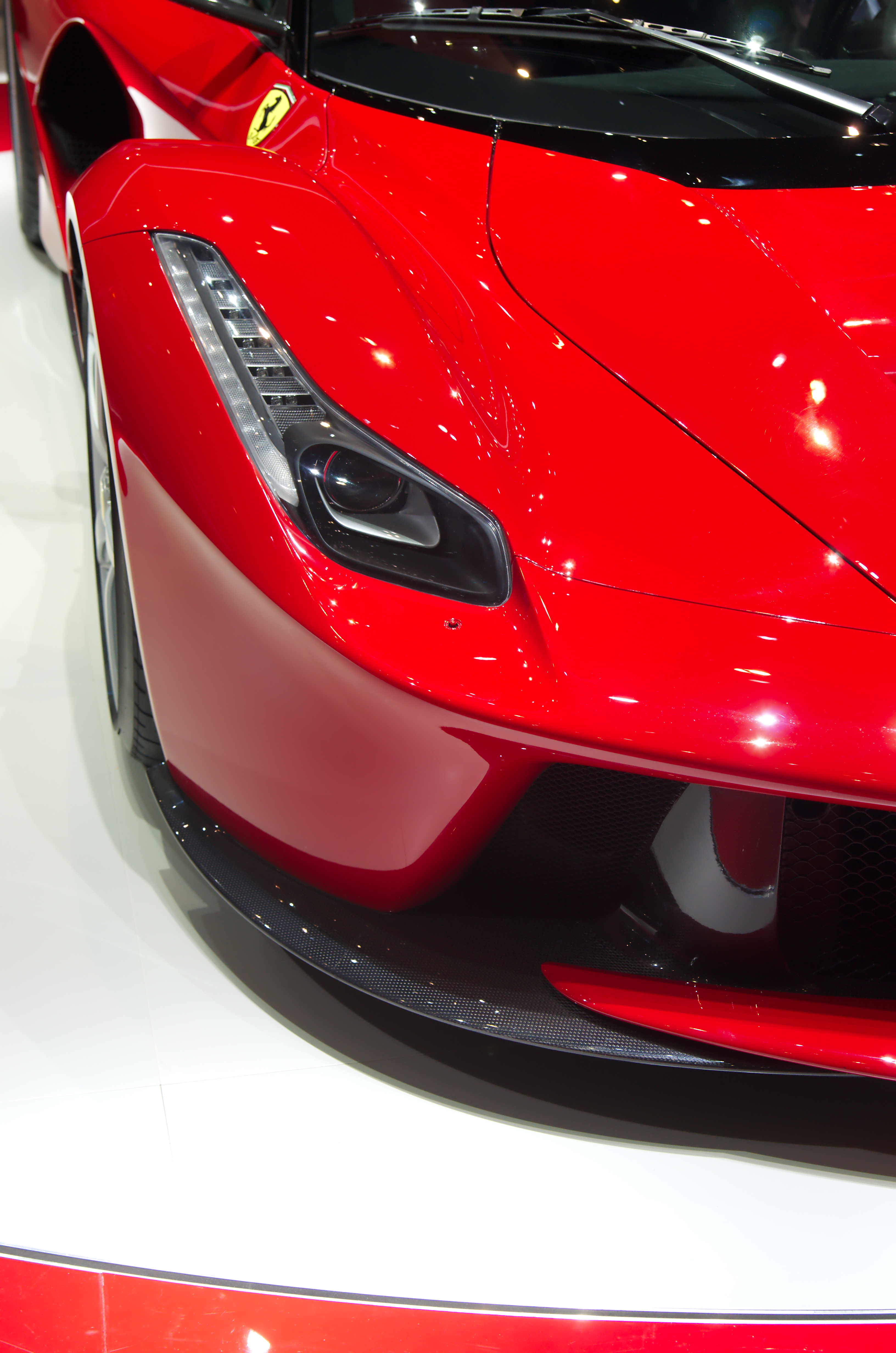 Geneva MotorShow 2013 - Ferrari LaFerrari front light