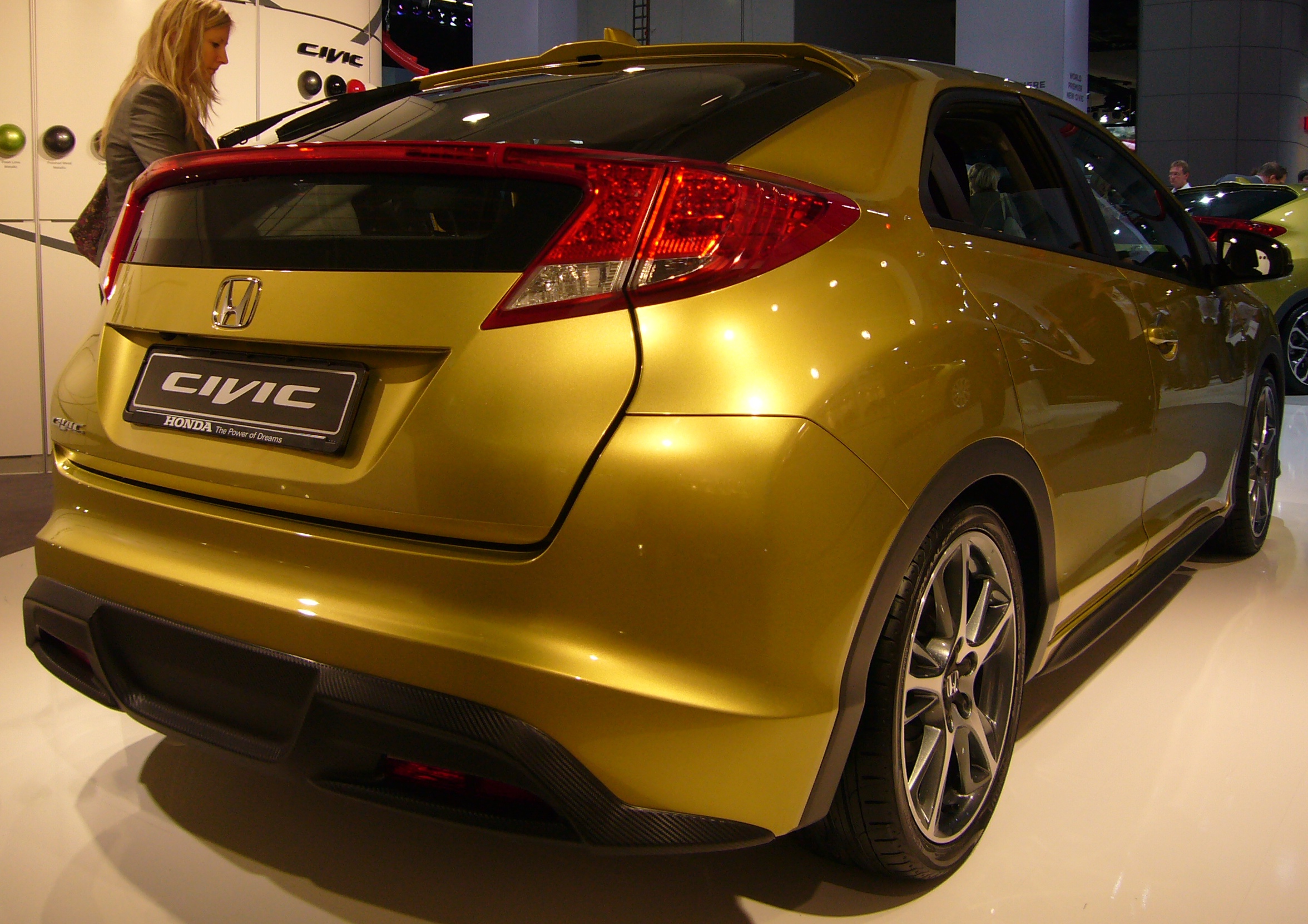 Honda Civic (rear quarter)