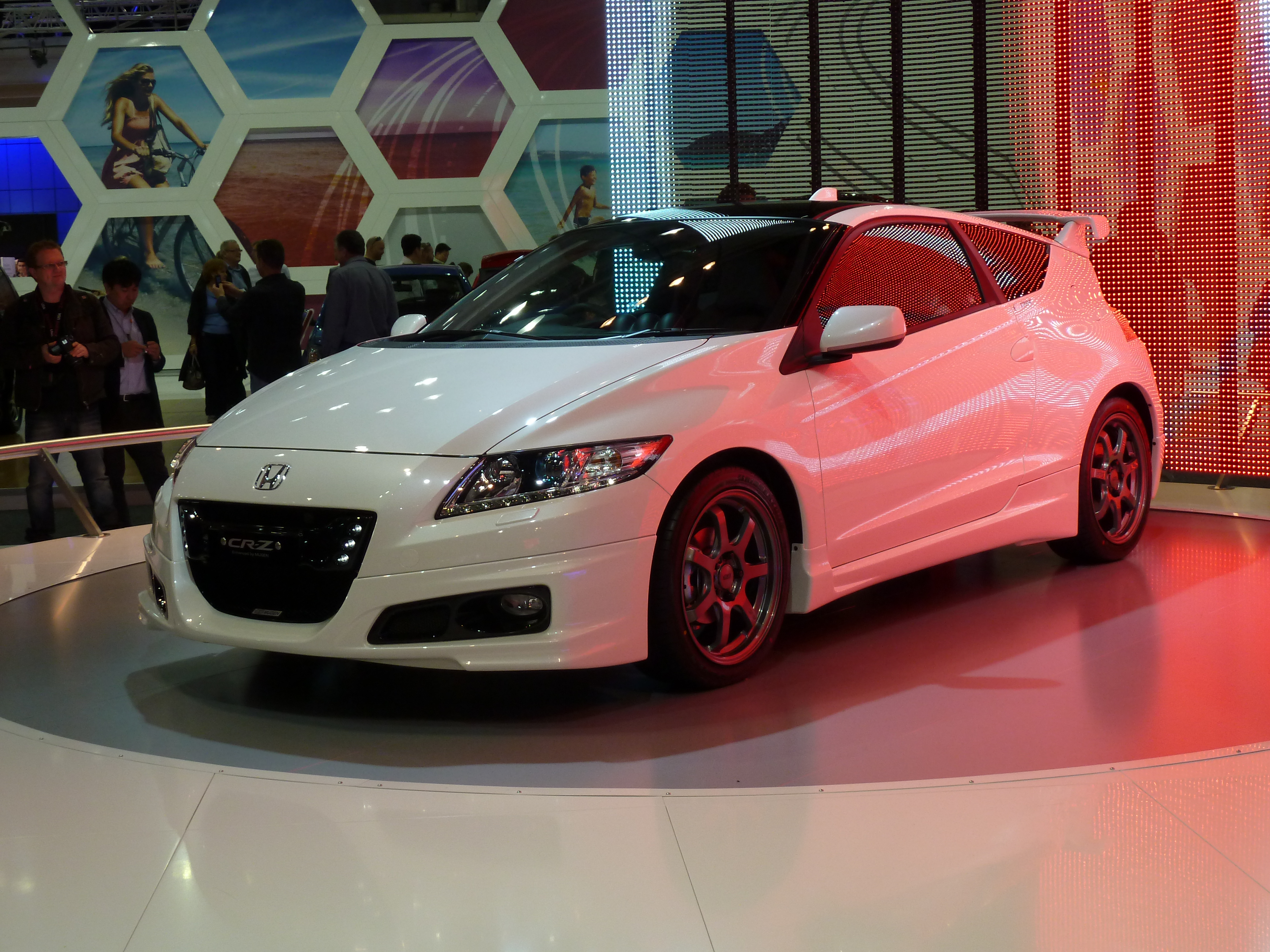 Honda CR-Z Mugen hatchback (2010-10-16) 02