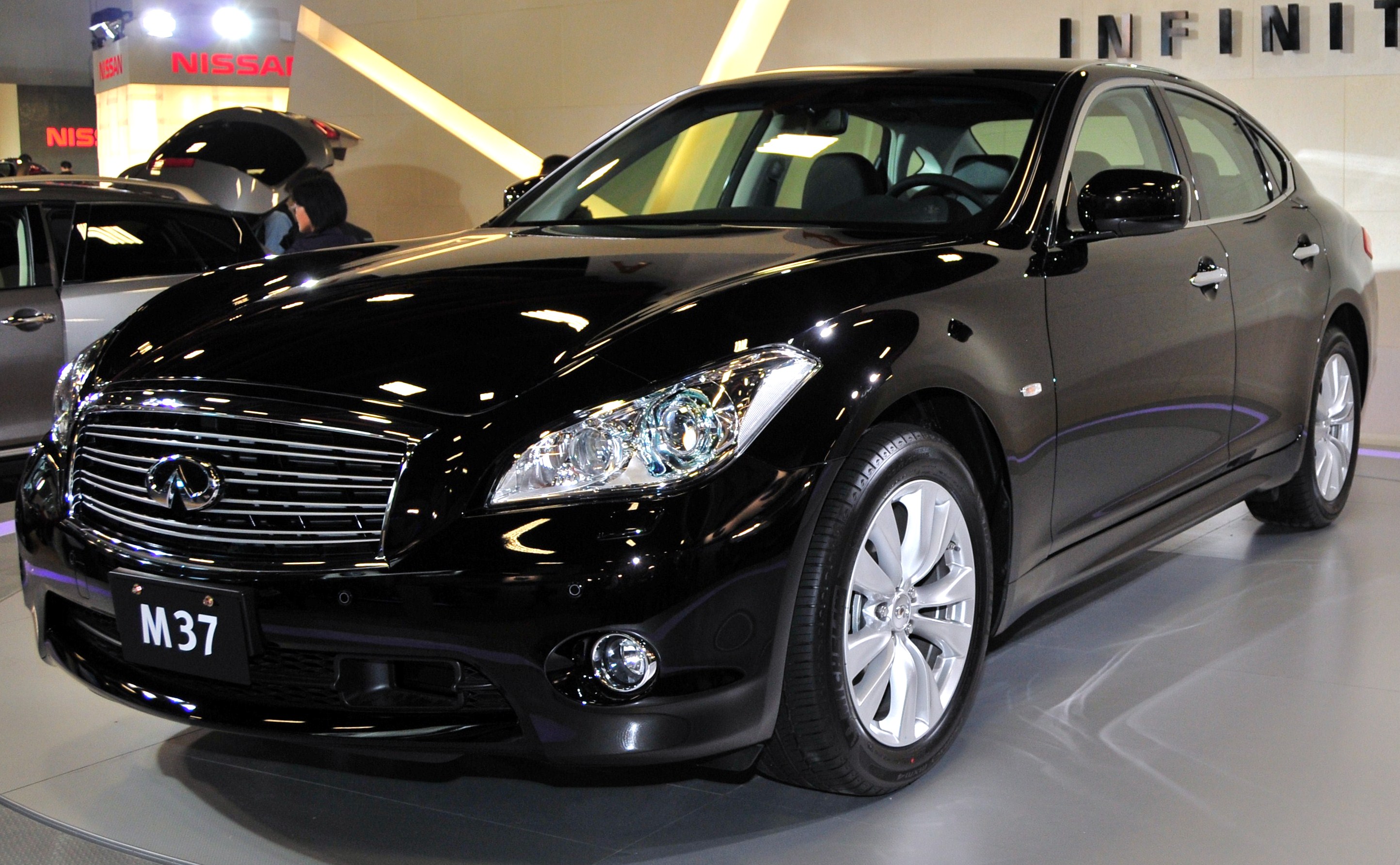 INFINITI M37