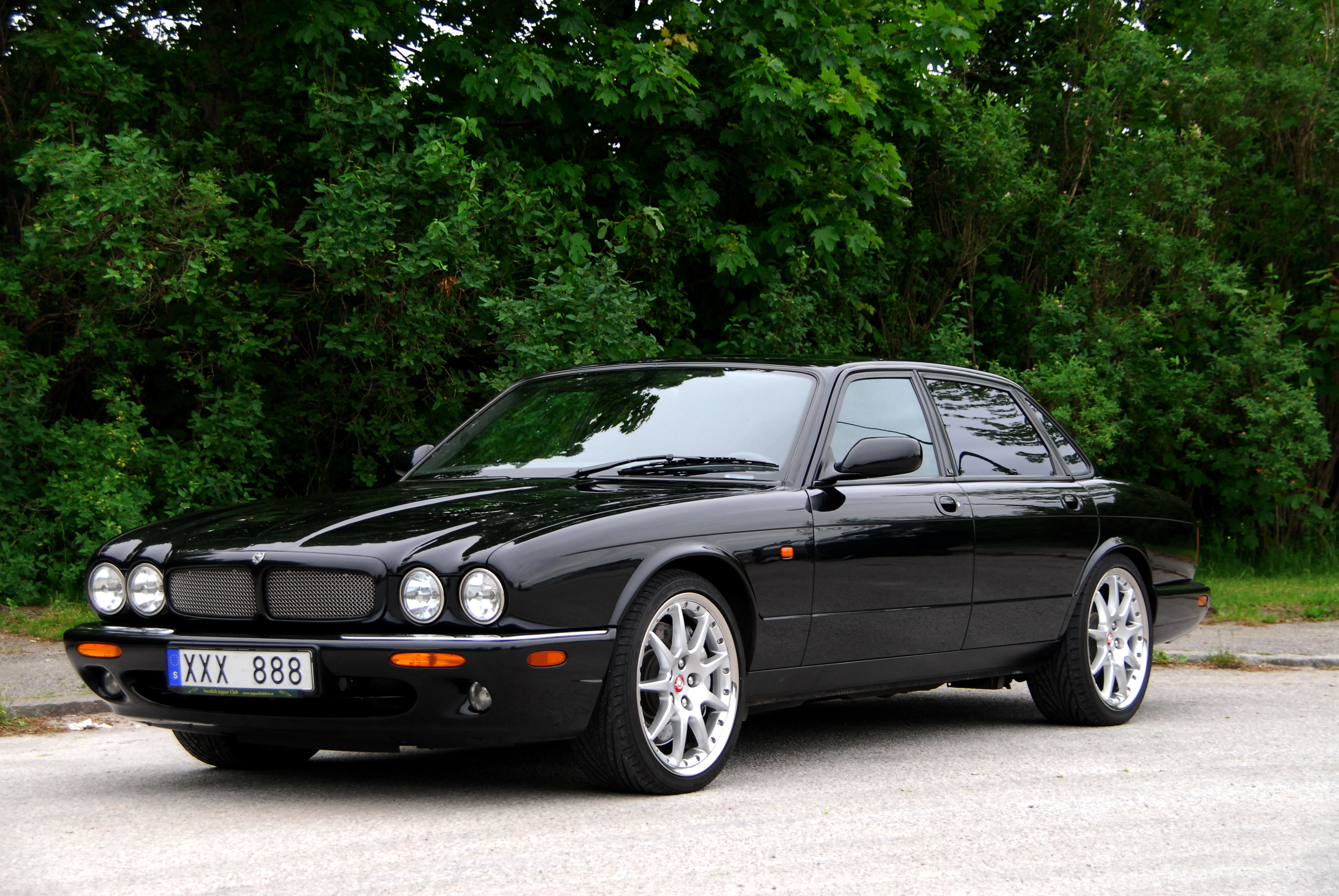 Jaguar xjr 100