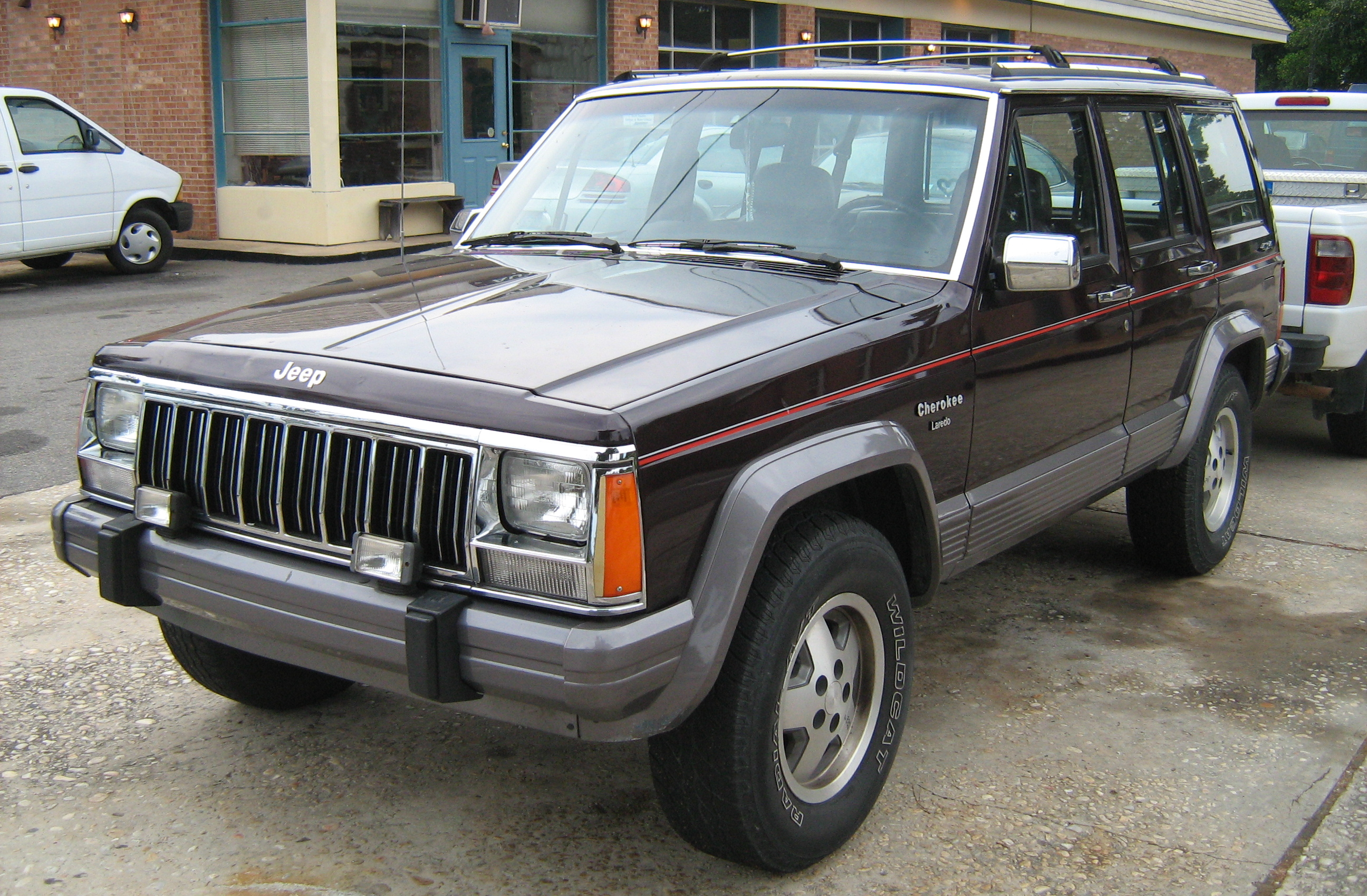 Jeep Cherokee XJ 4D Laredo burgundy SOP fl