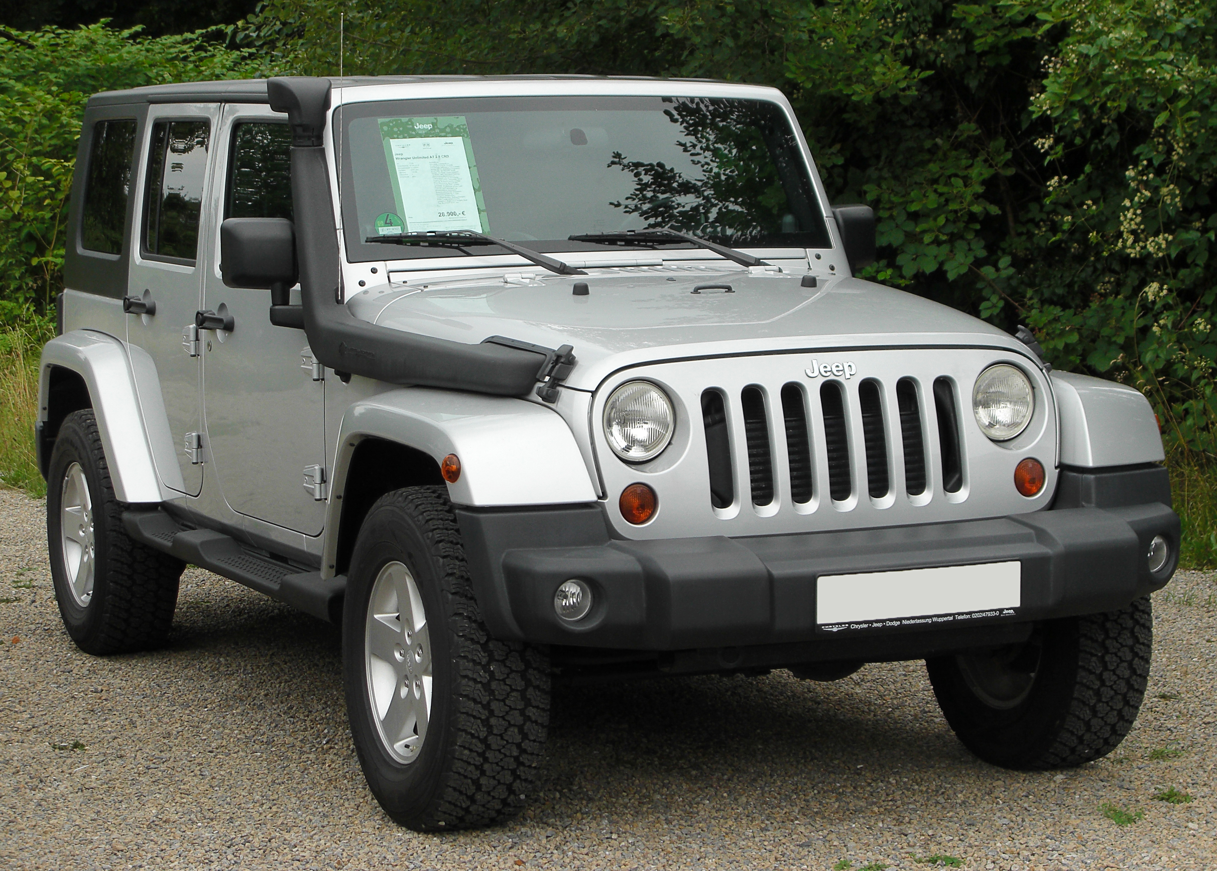 Jeep Wrangler Unlimited 2.8 CRD (JK) front 20100801