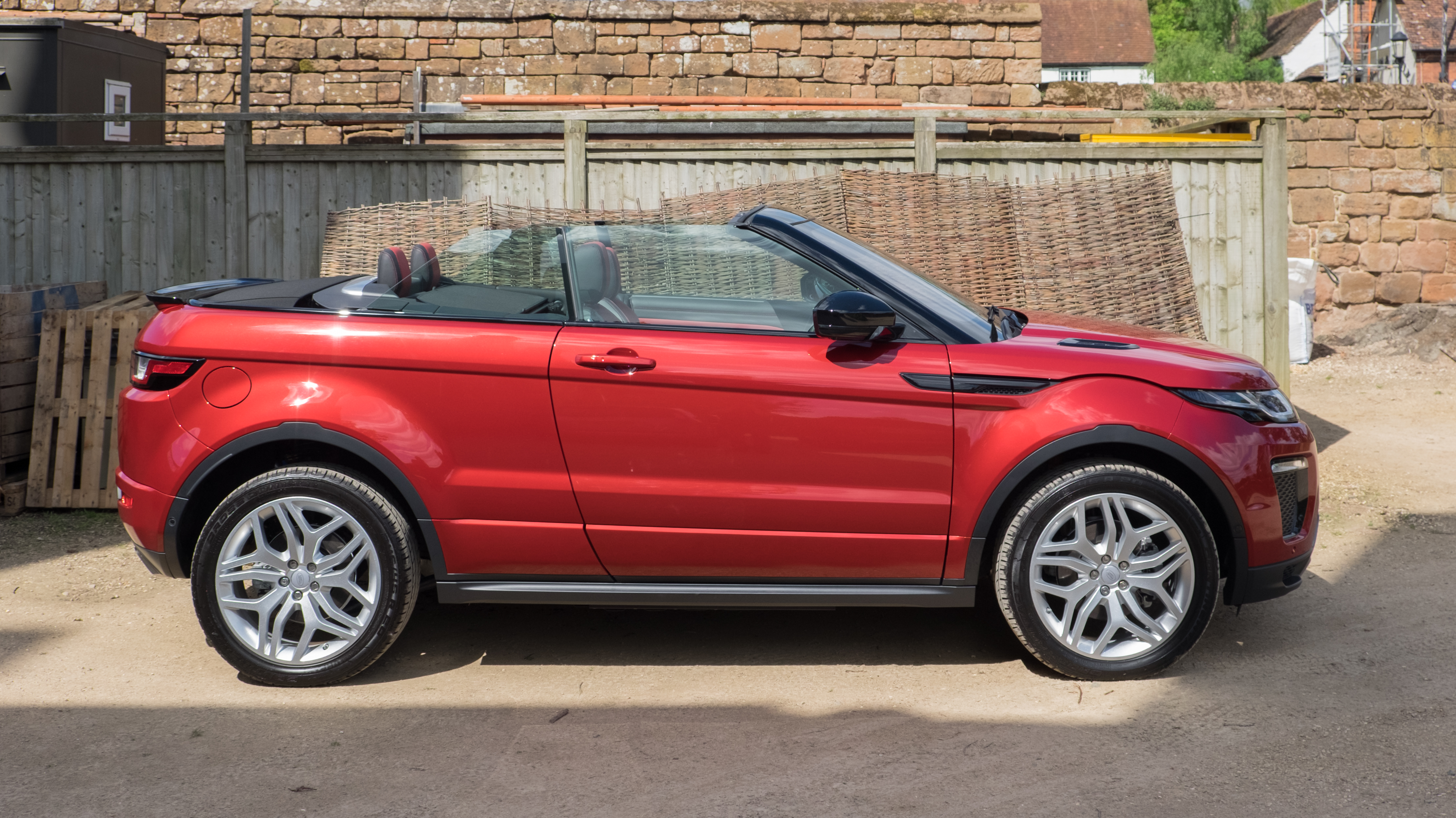 Land Rover Range Rover Evoque Convertible - side
