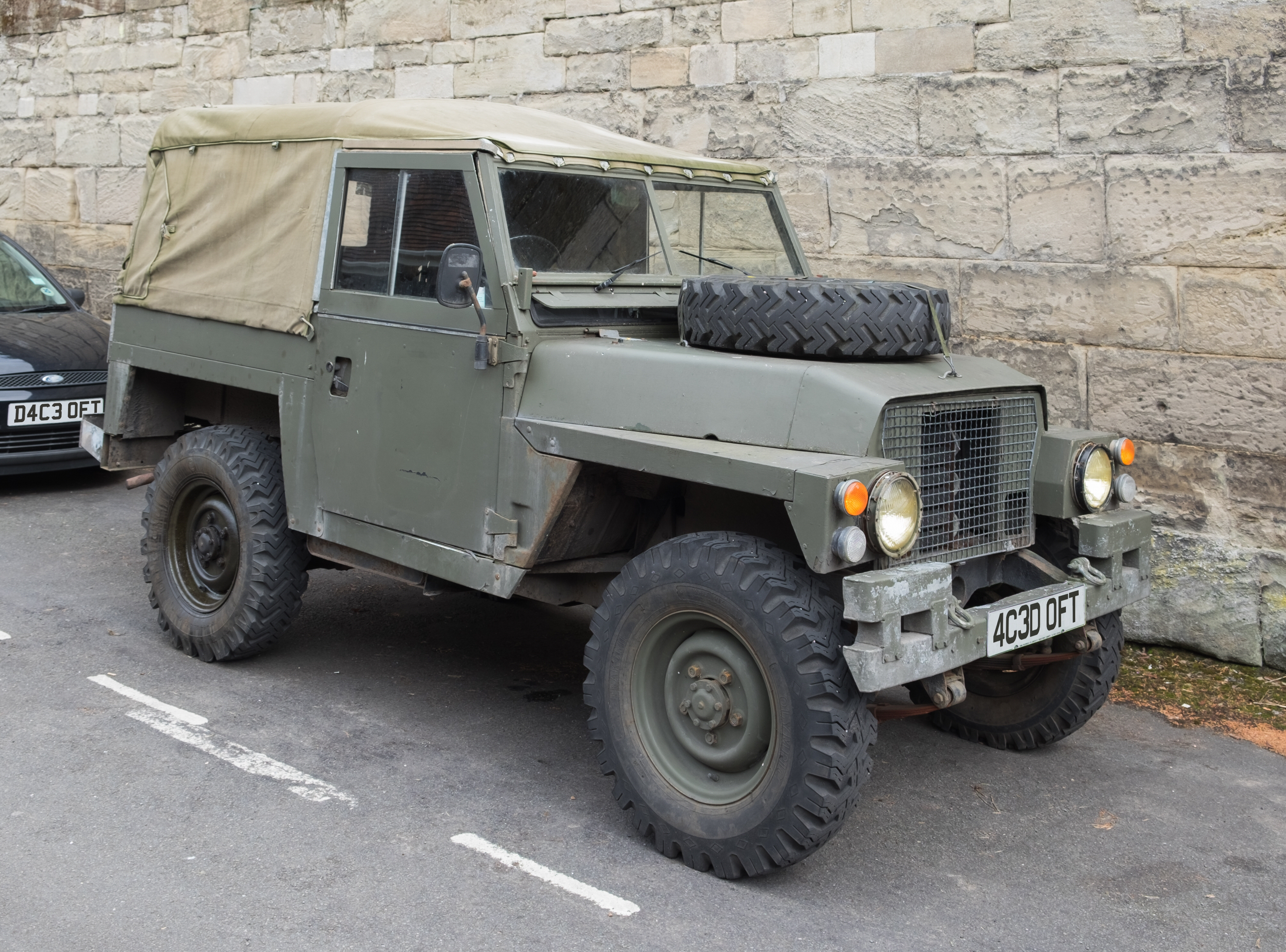 Land Rover Series III Lightweight 1979 - front