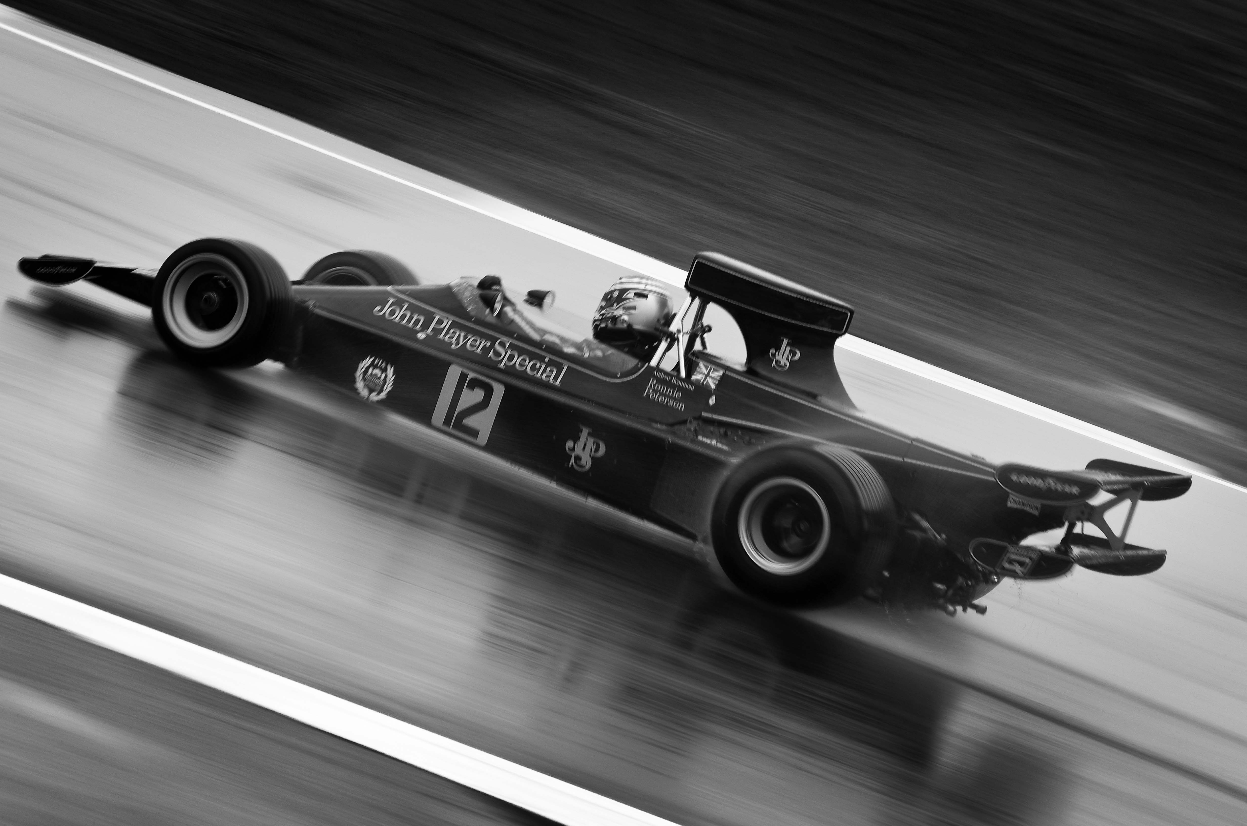 Lotus 76 (1)