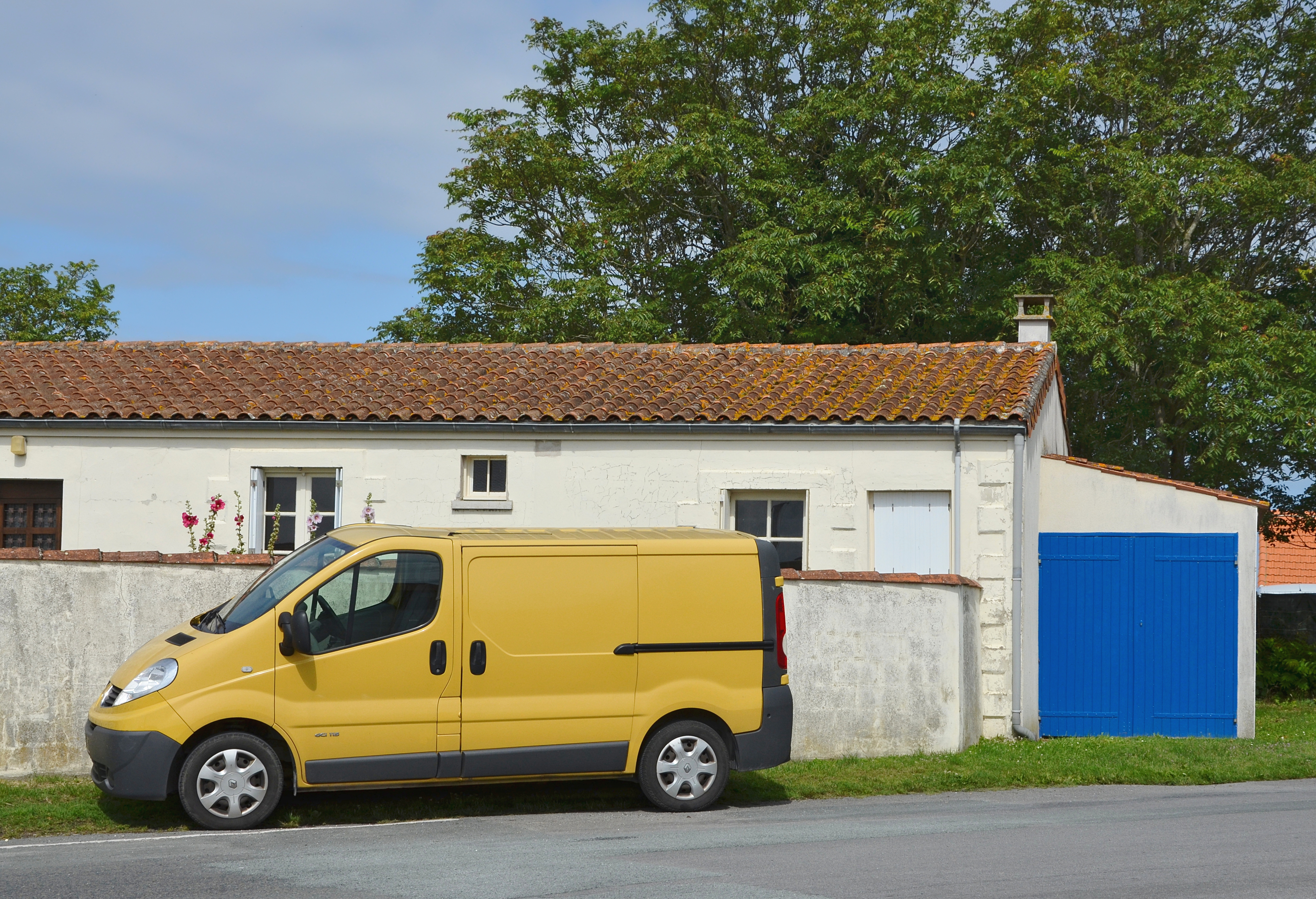 Marennes 17 Renault-Trafic La Cayenne 2014