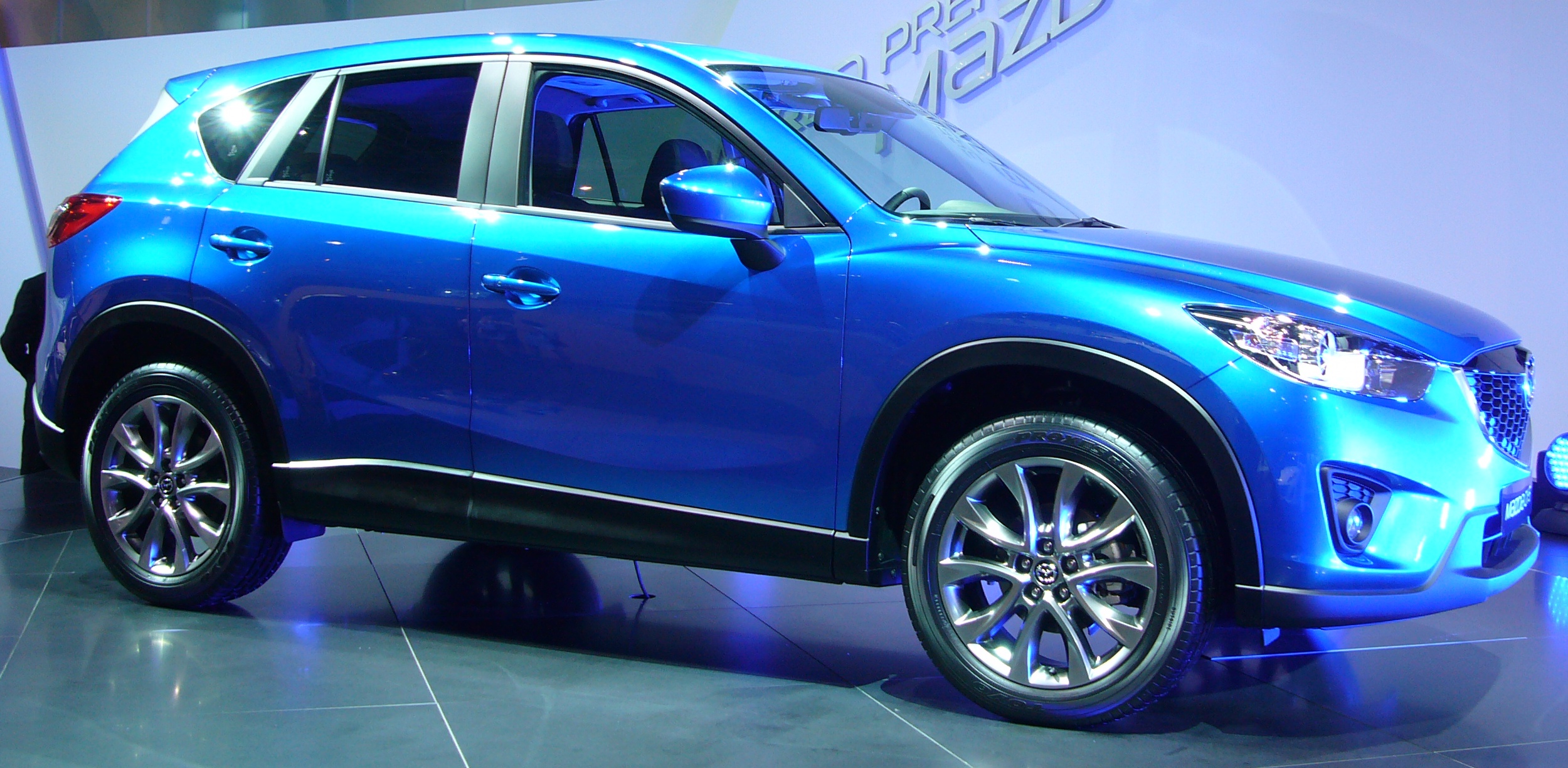 Mazda CX-5 (front side quarter)