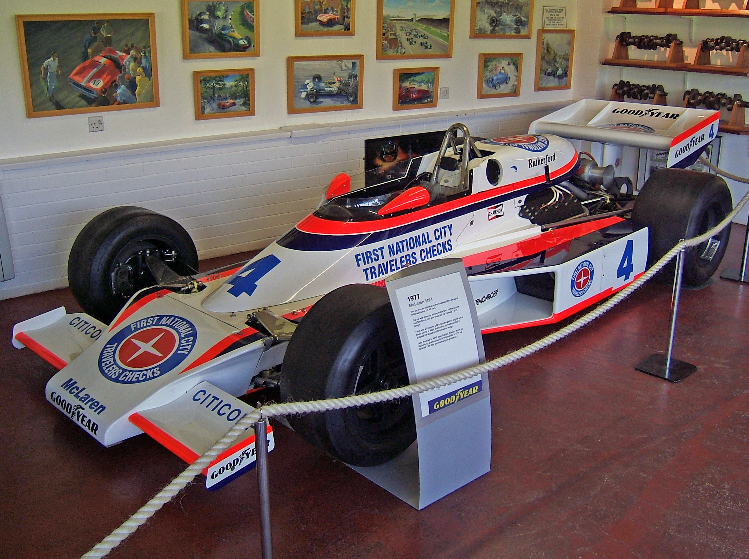 McLaren M24