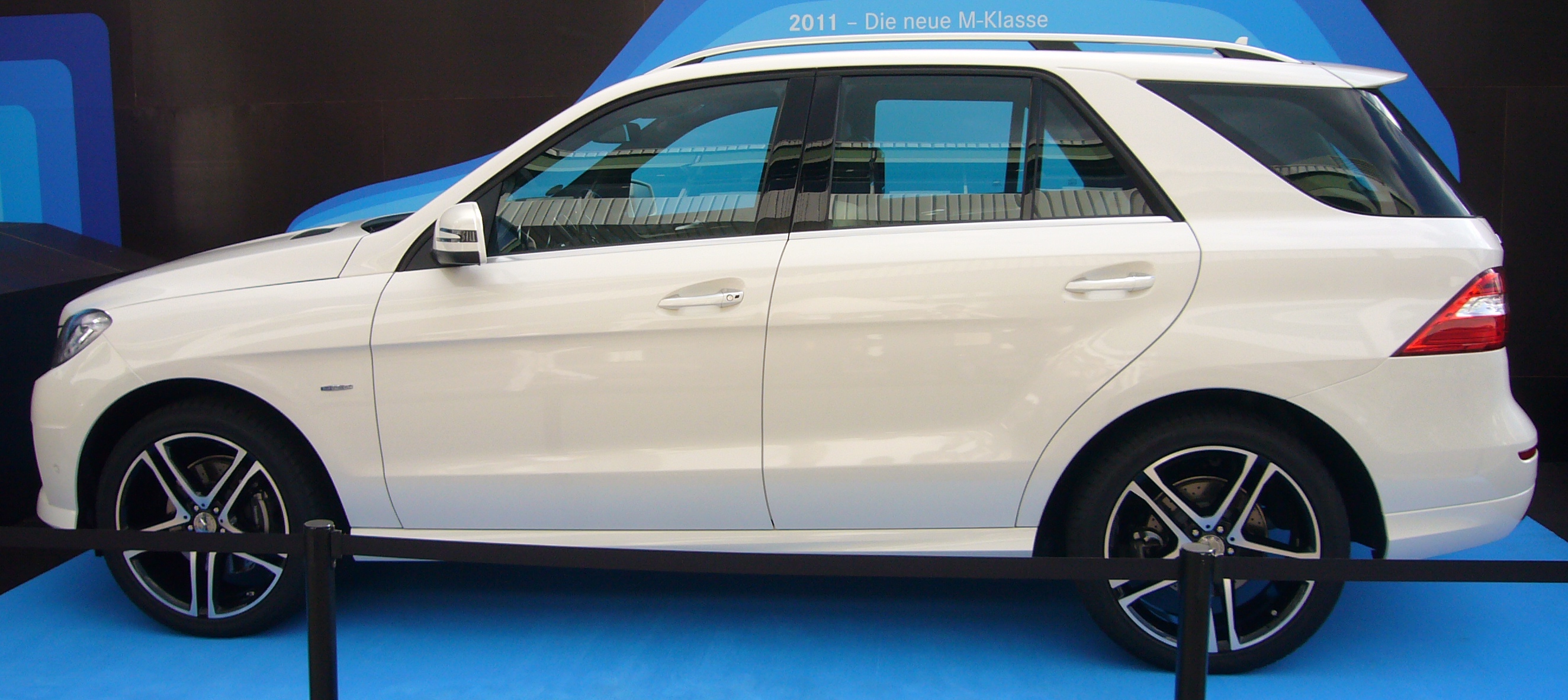 Mercedes-Benz M-Class (W166) side