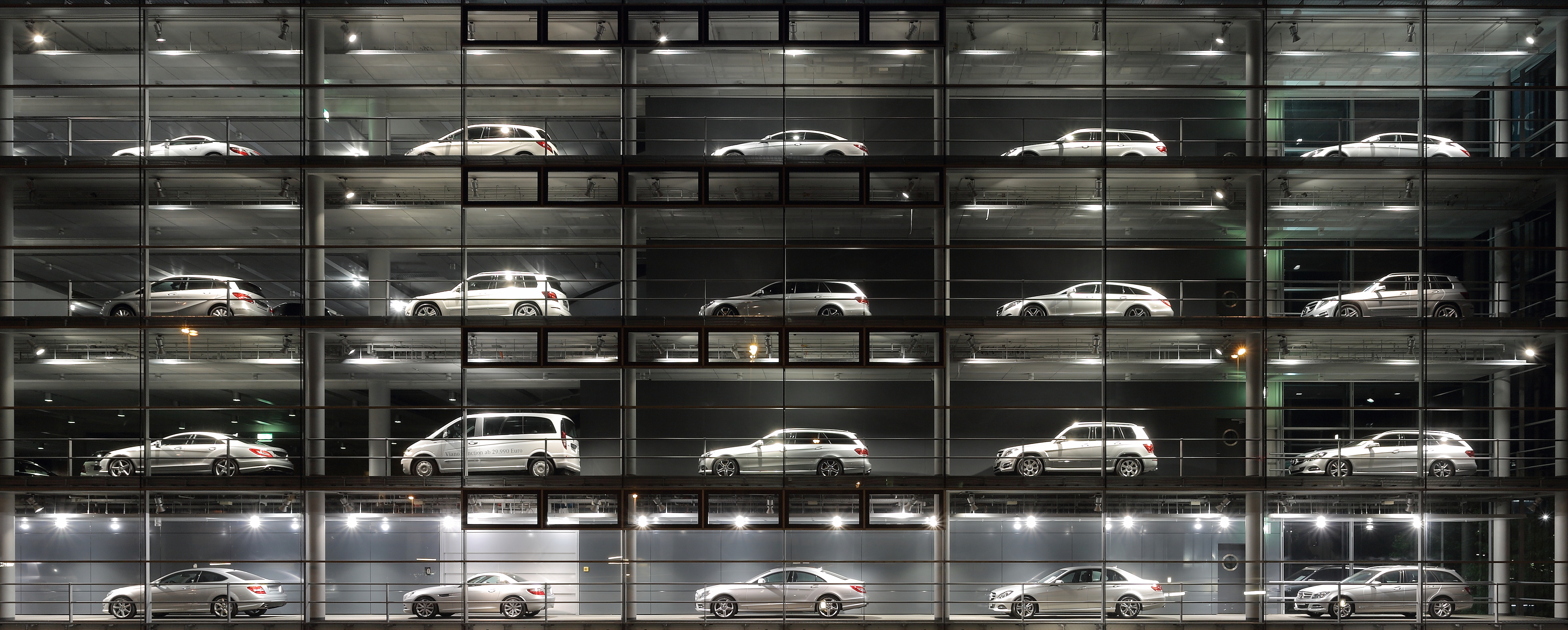 Mercedes-Benz Showroom