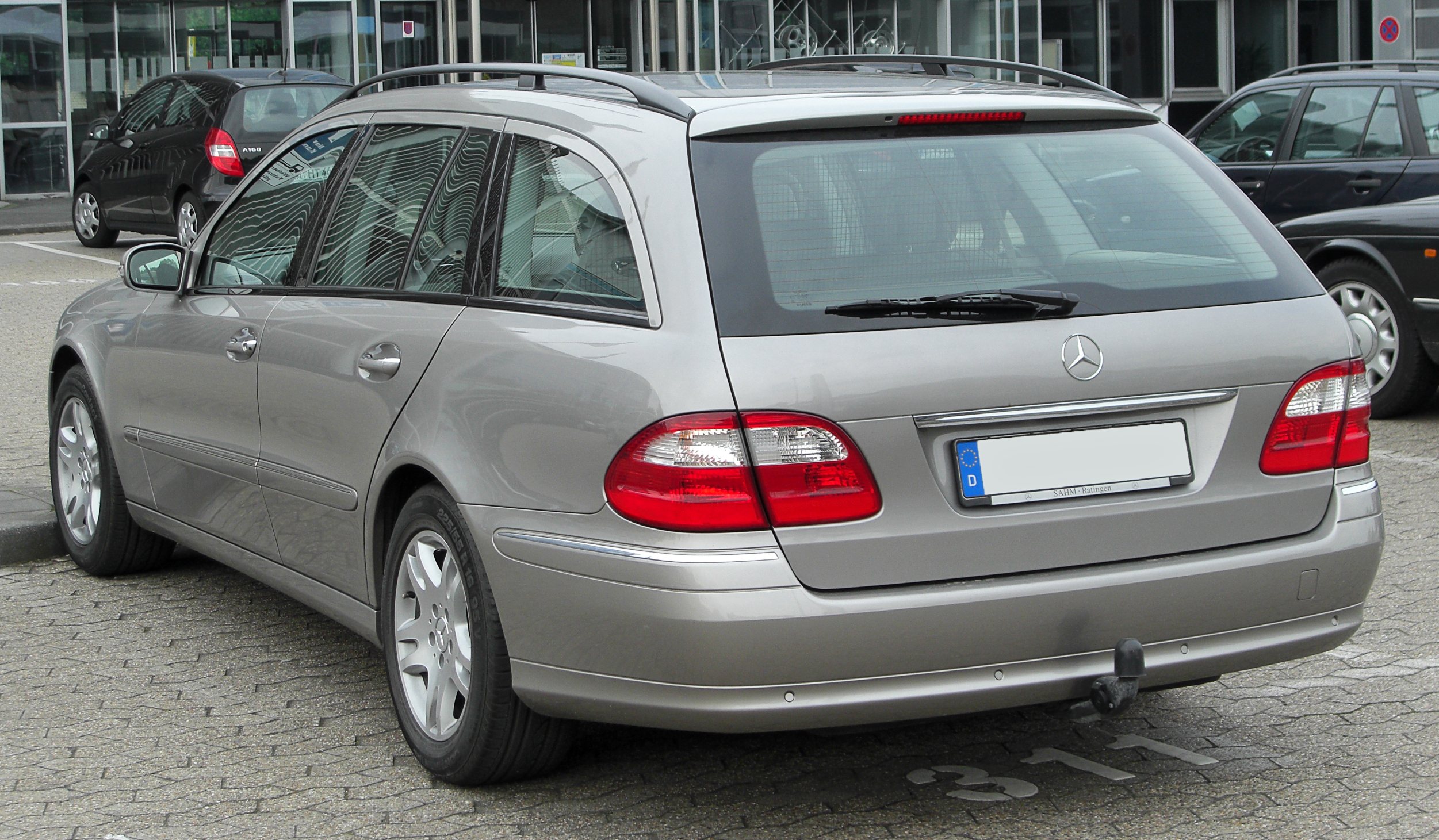 Mercedes E-Klasse T-Modell Elegance (S211) rear 20100515