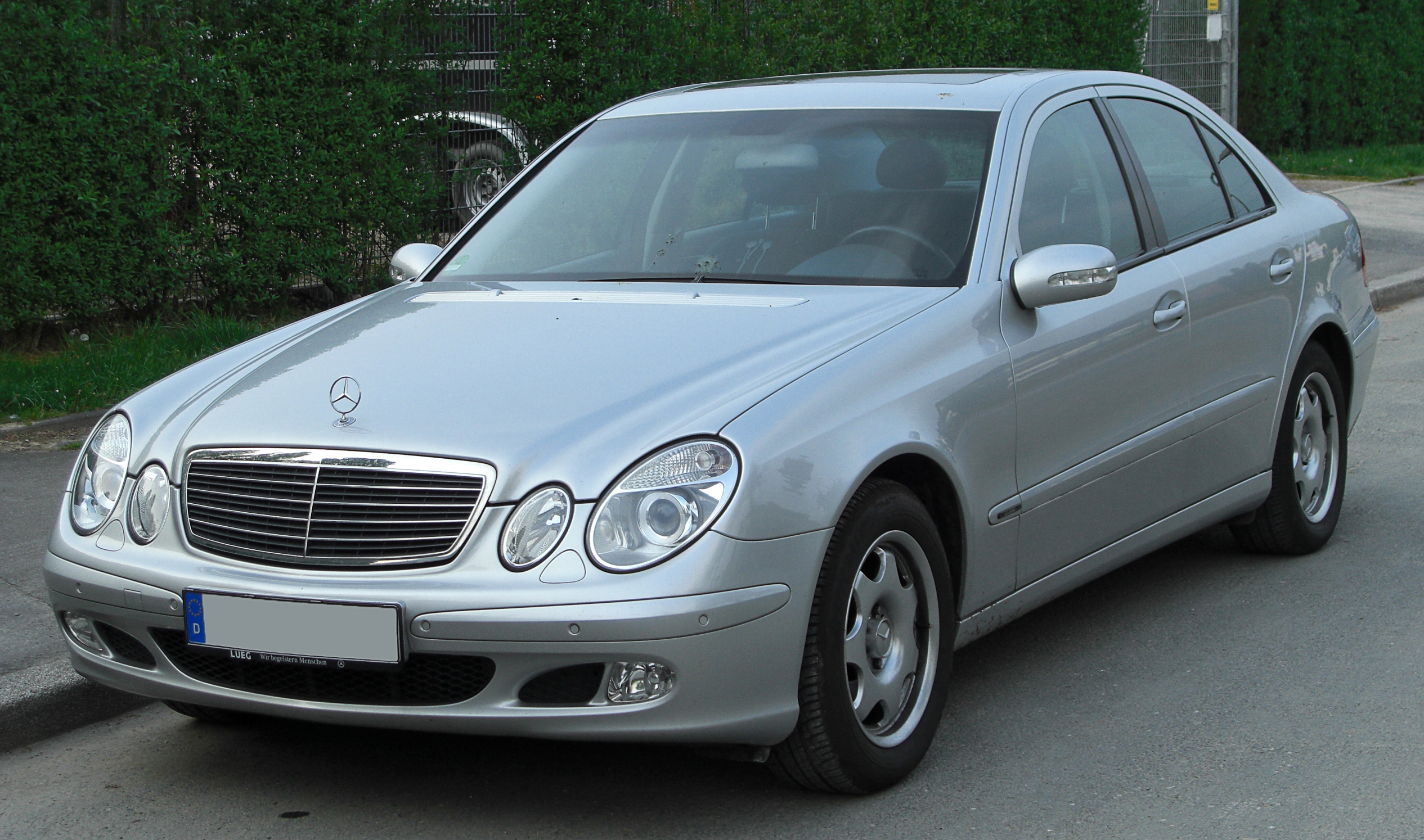 Mercedes E 220 CDI Classic (W211) front 20100509