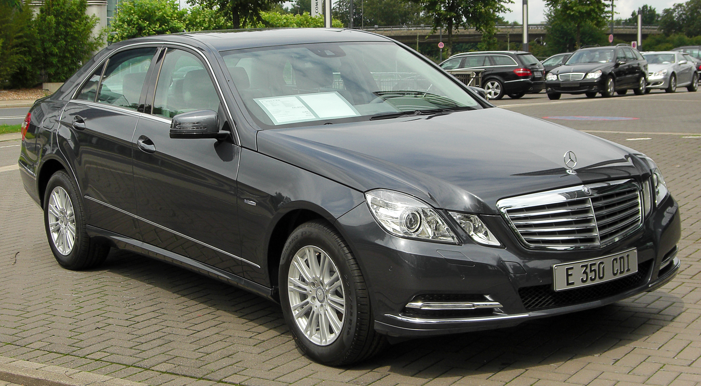 Mercedes E 350 CDI BlueEFFICIENCY Elegance (W212) front 20100809