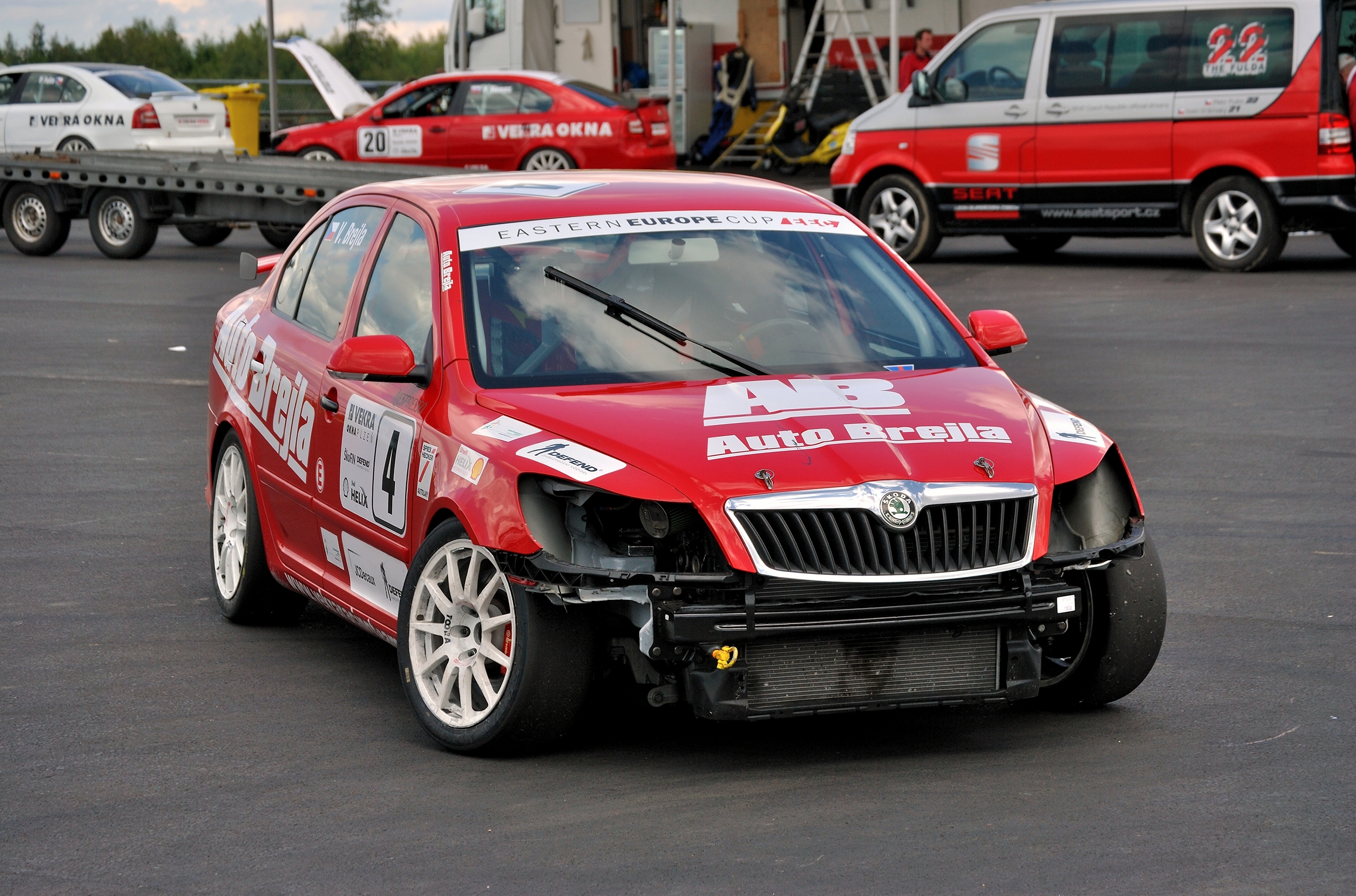 Nürburgring, Fahrerlager, 2011-06 CN-02