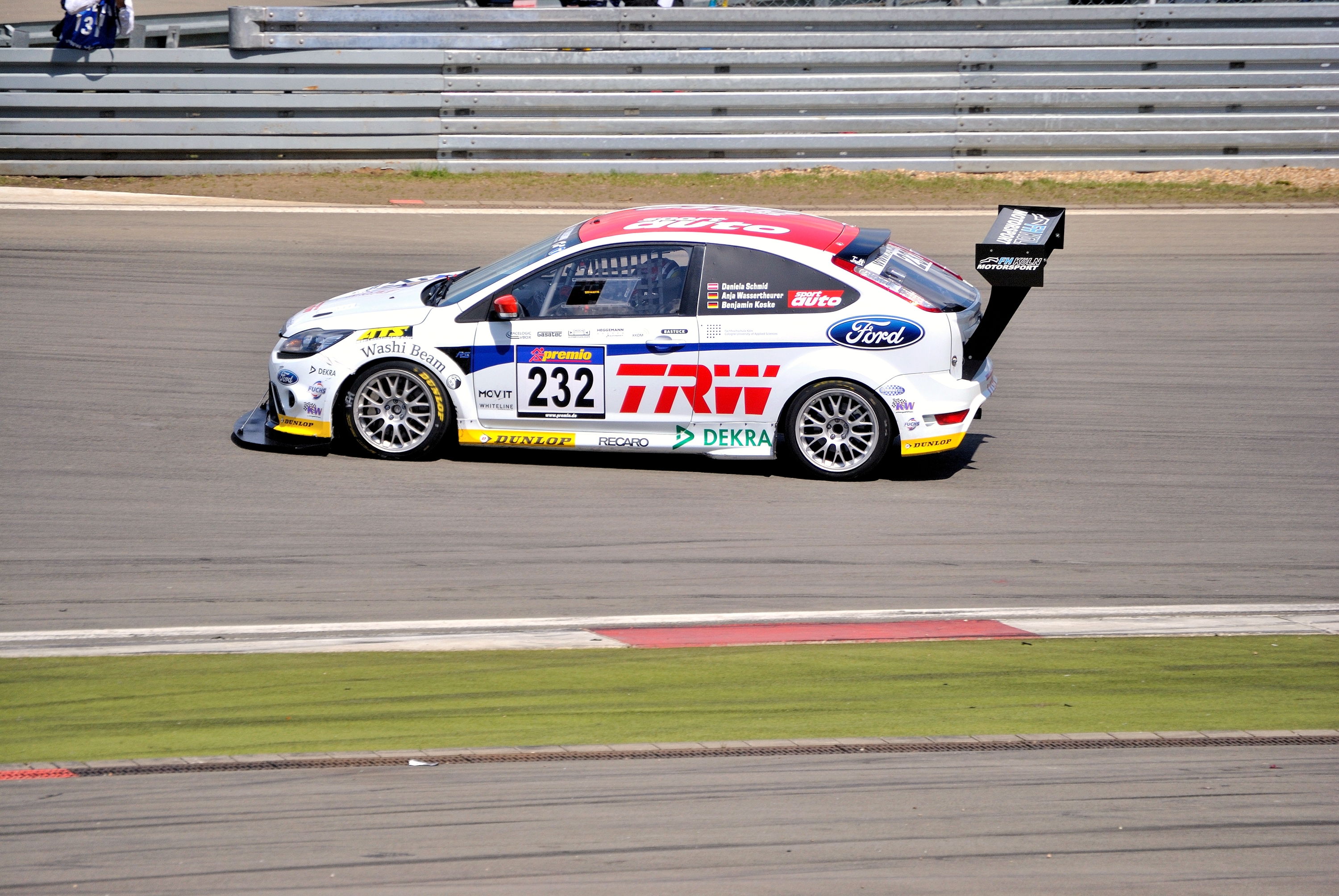 Nürburgring, Tribüne 4, 2011-06 CN-04