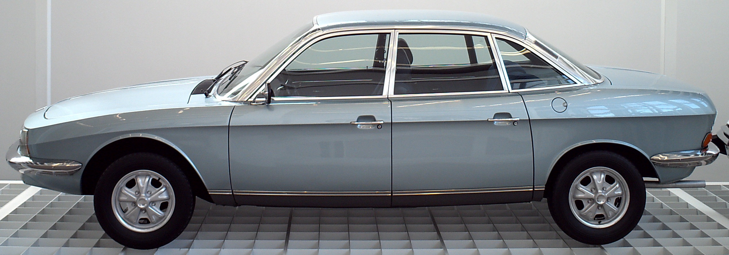 NSU RO 80 side