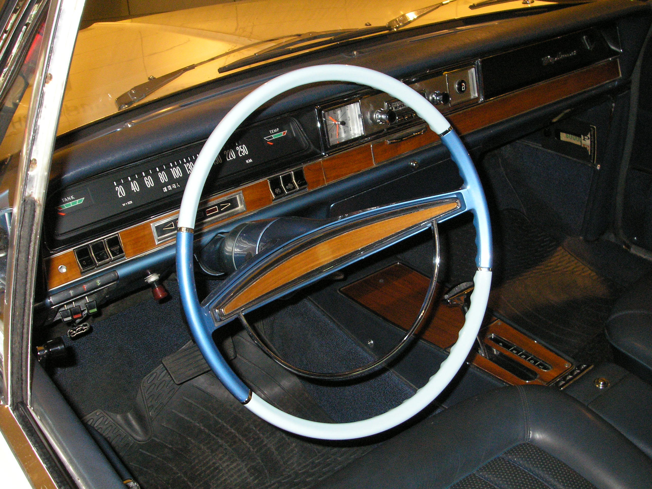 Opel Diplomat interior