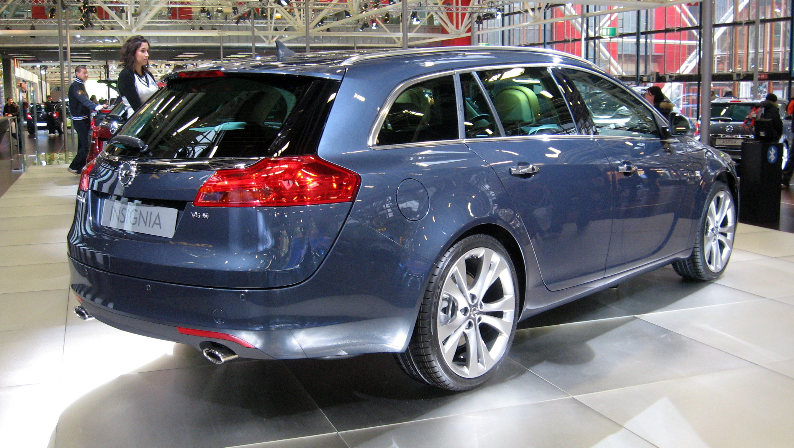 Opel Insignia-SW Rear-view