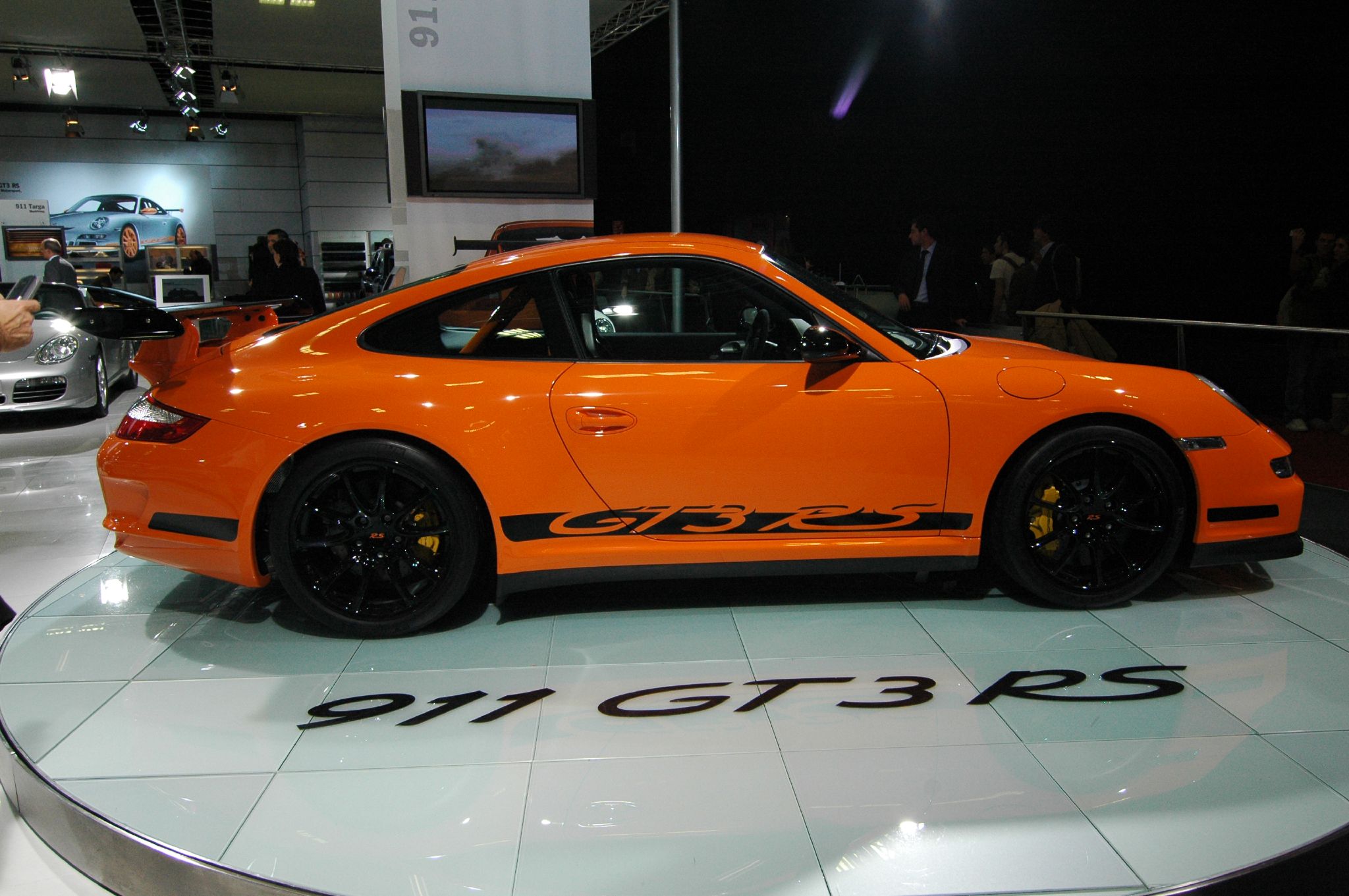 Orange Porsche 911 GT3 RS Type 997 (side)