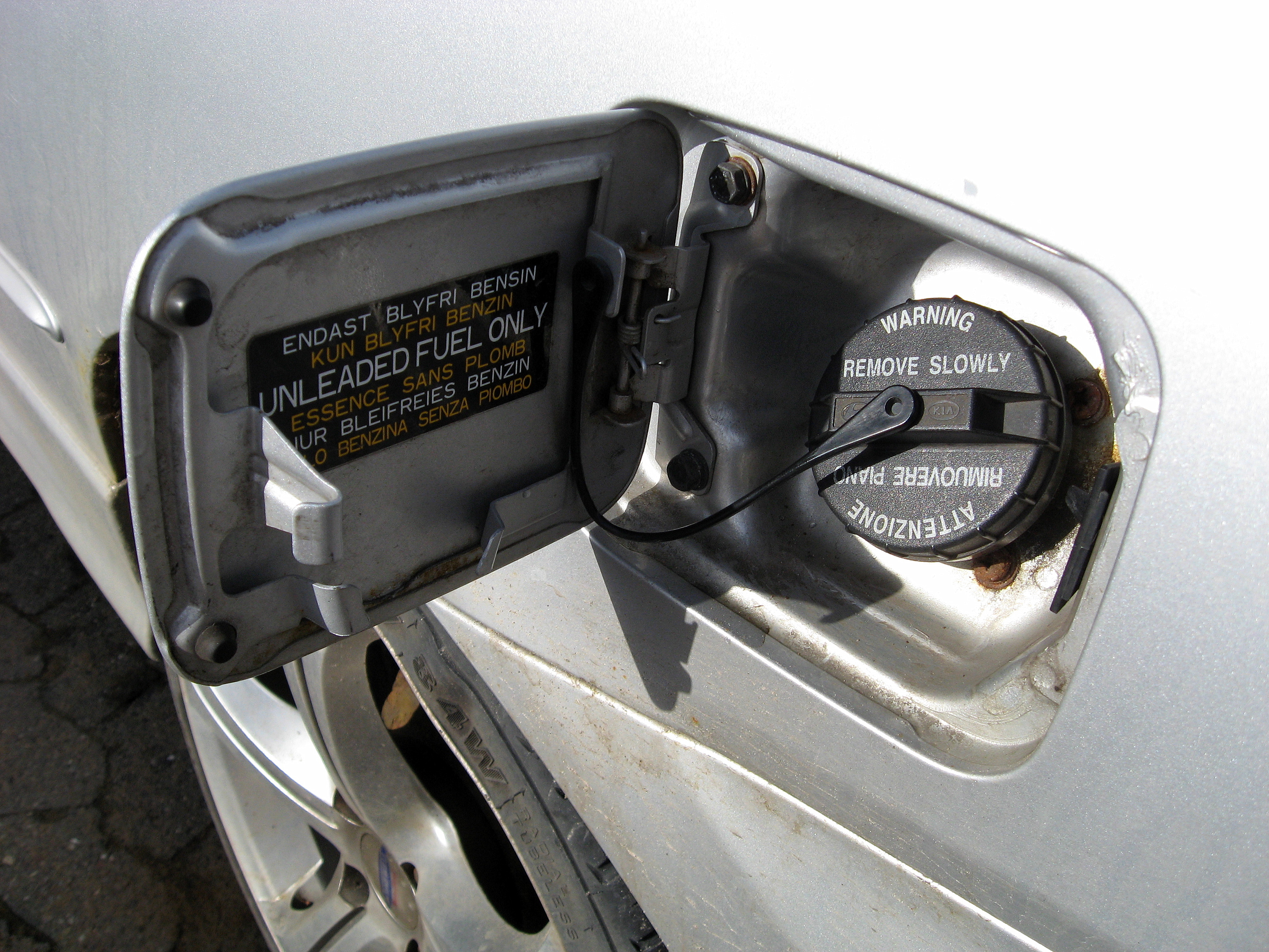 Petrol inlet 2010 ubt