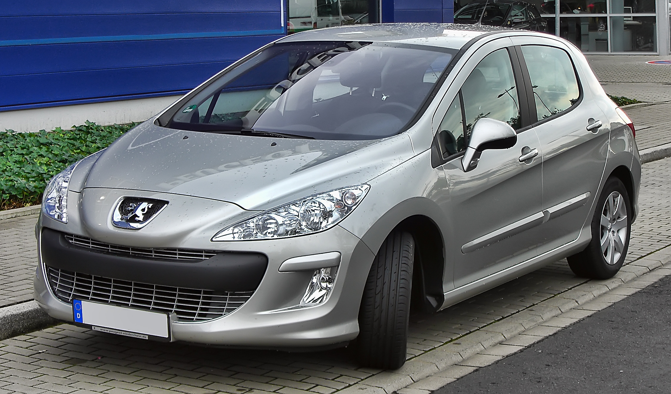 Peugeot 308 5-Türer front-1
