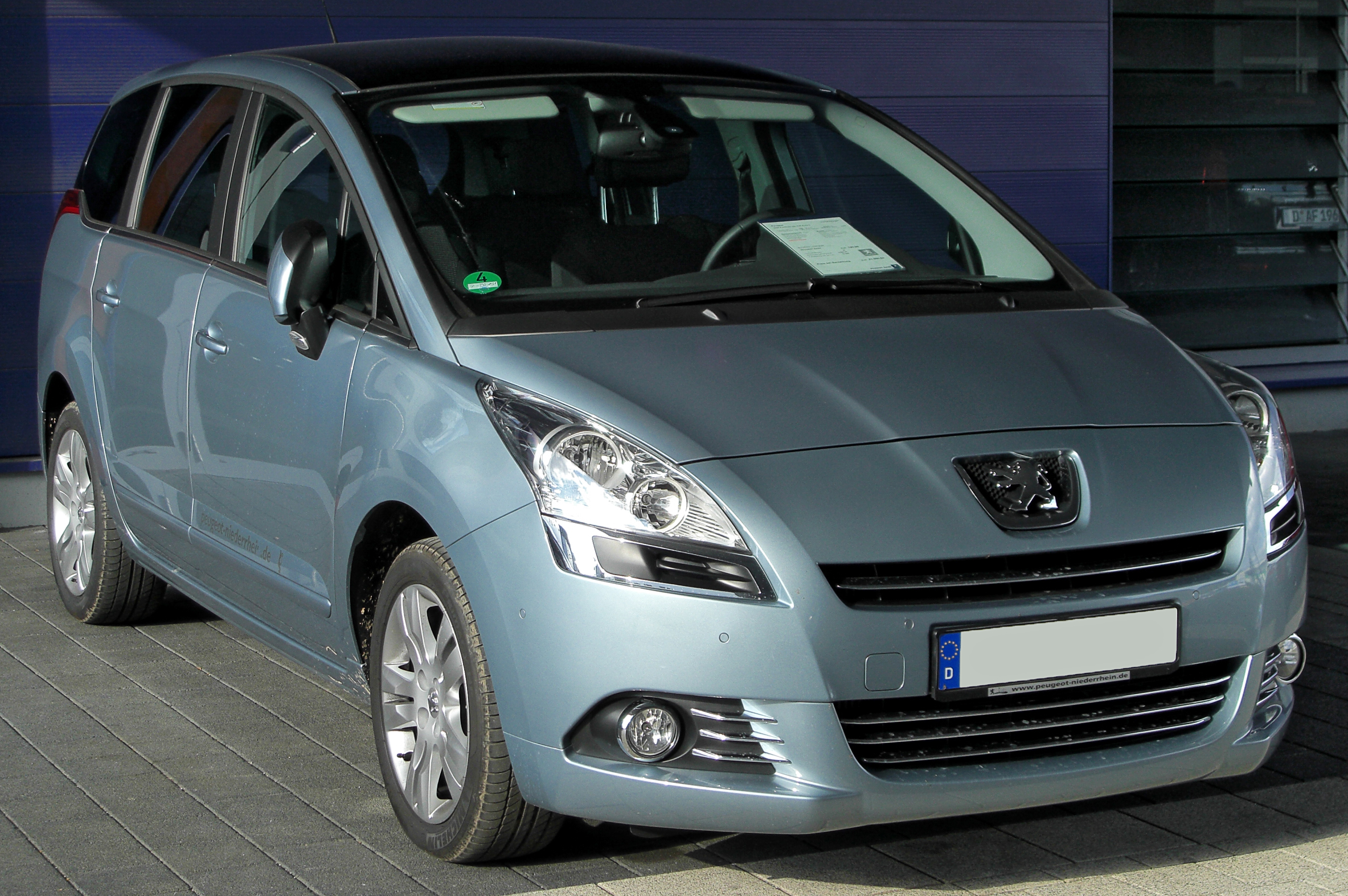 Peugeot 5008 front 20100410