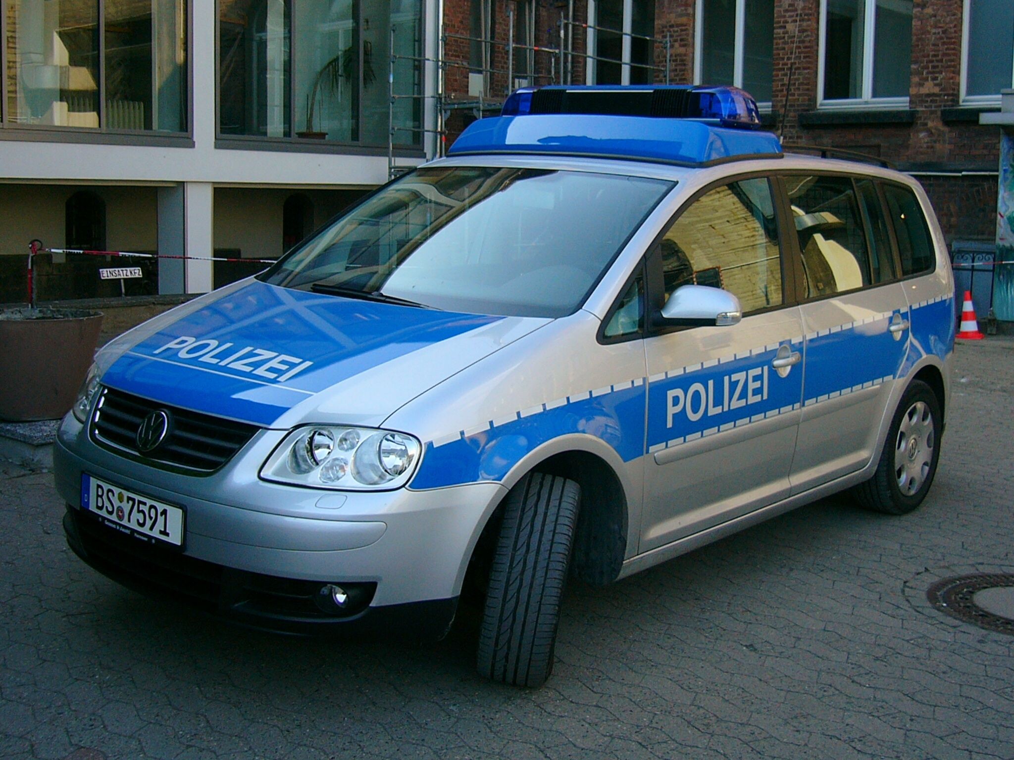 Polizeidienstfahrzeug-Niedersachsen