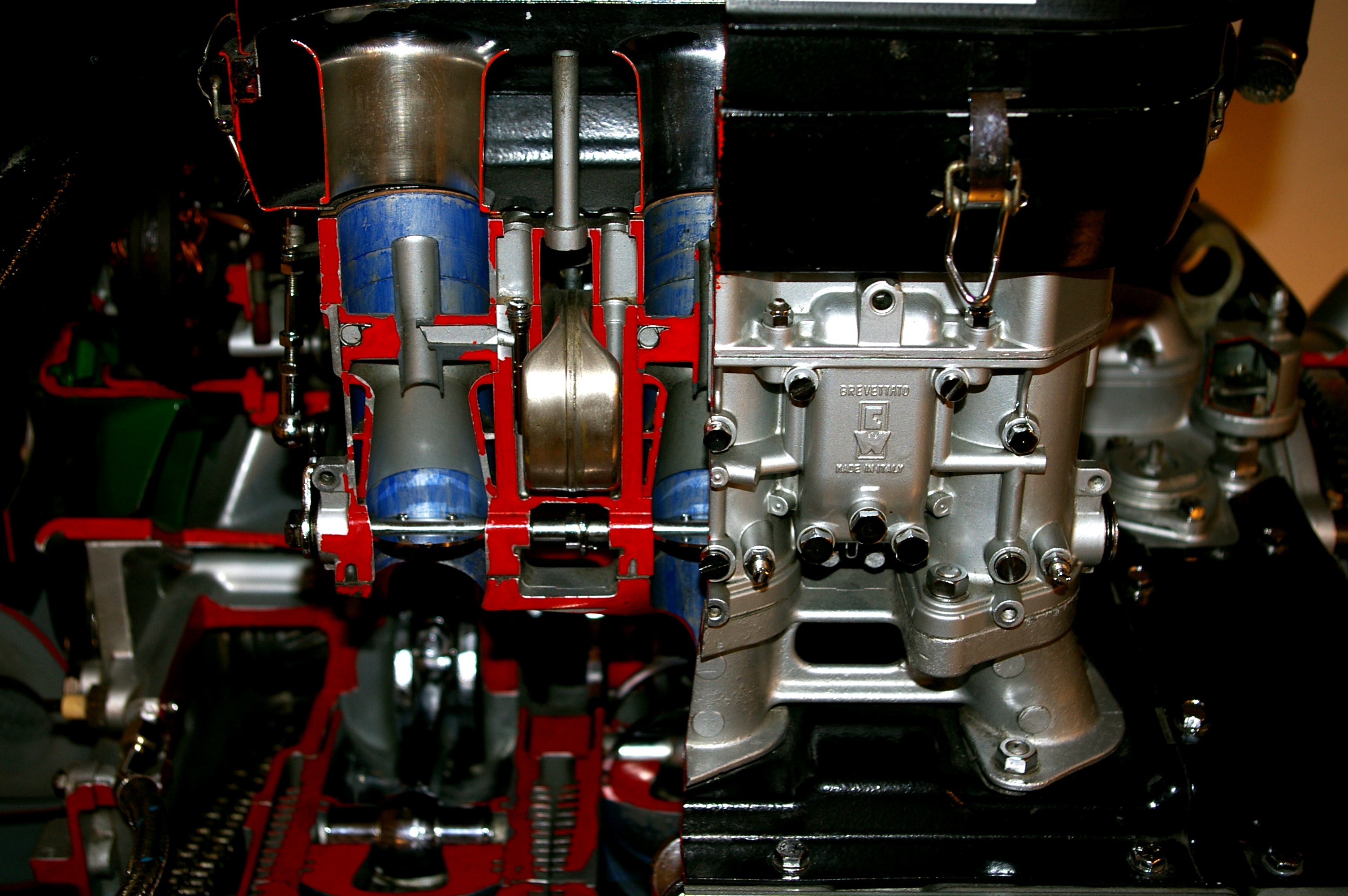 Porsche-carburetor-cutaway